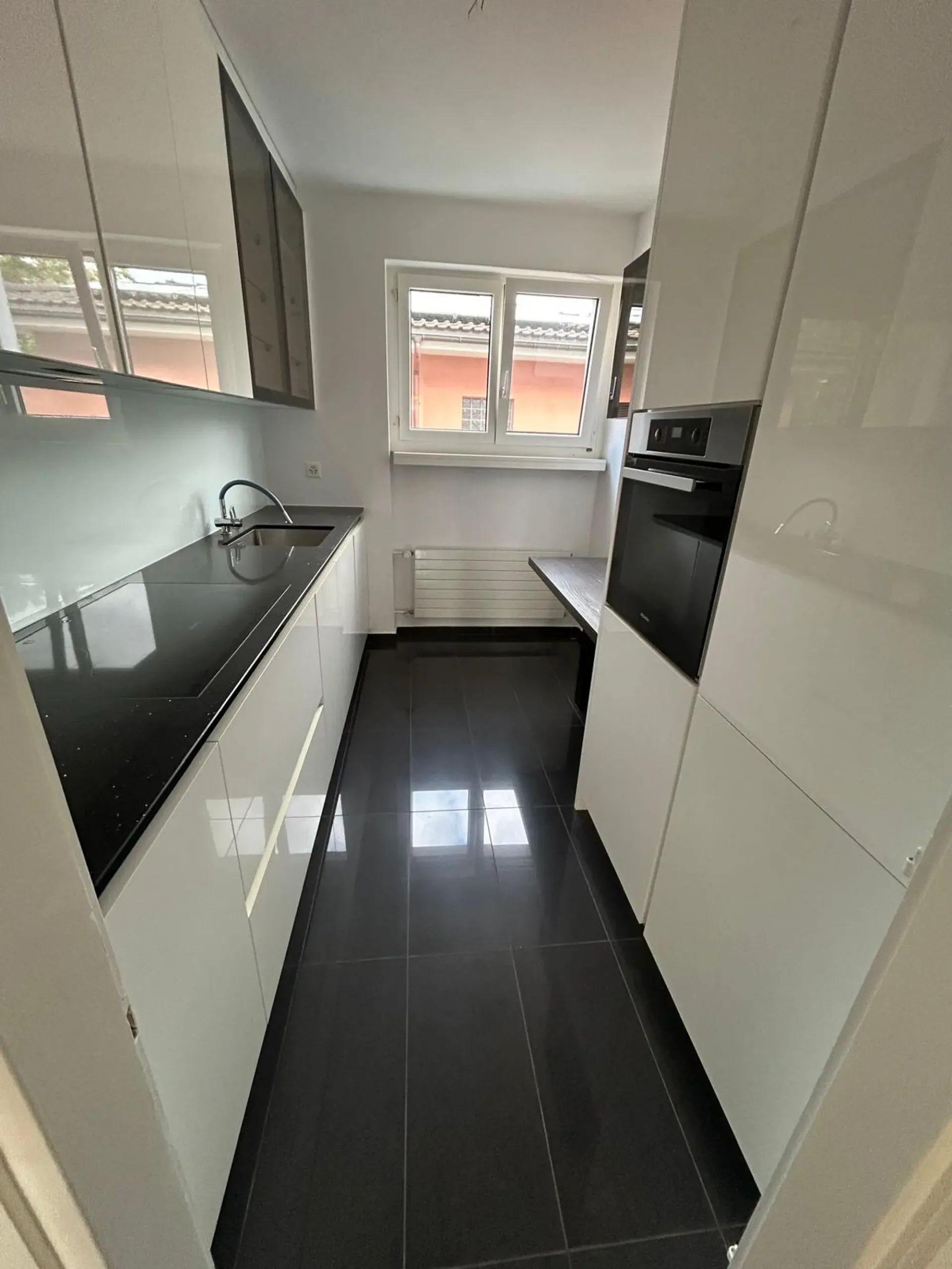 Helles 4.5-Zimmer-Apartment in Savosa – sofort verfügbar