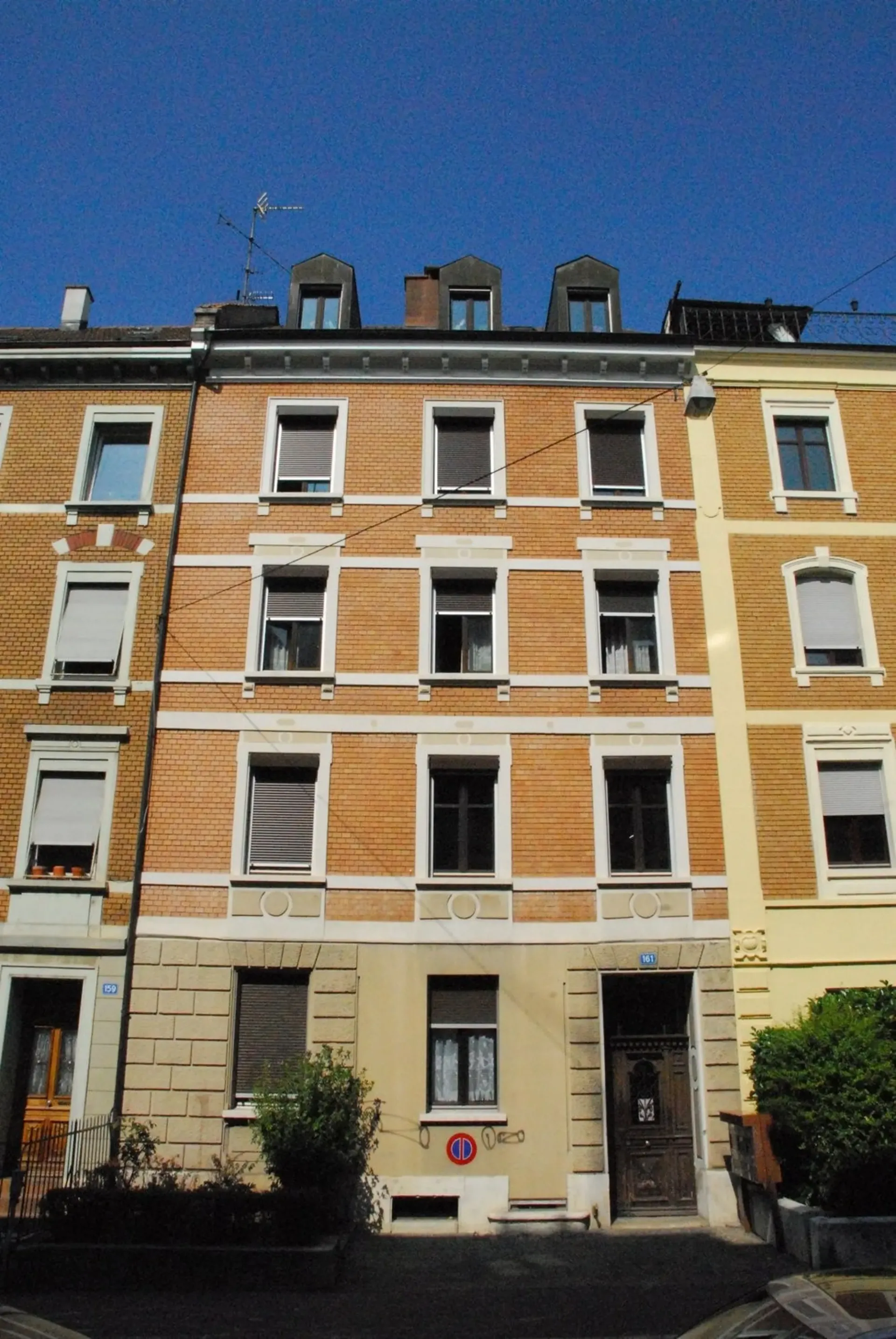 Beautifully renovated 3.5-room old building apartment with gallery in Kleinbasel