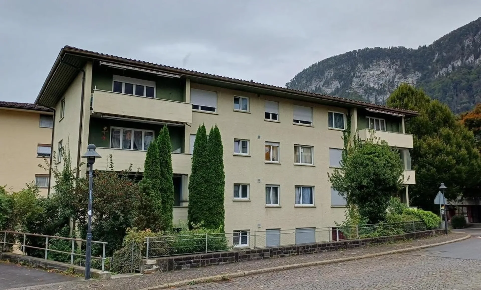 Spazio abitativo temporaneo direttamente sul lago