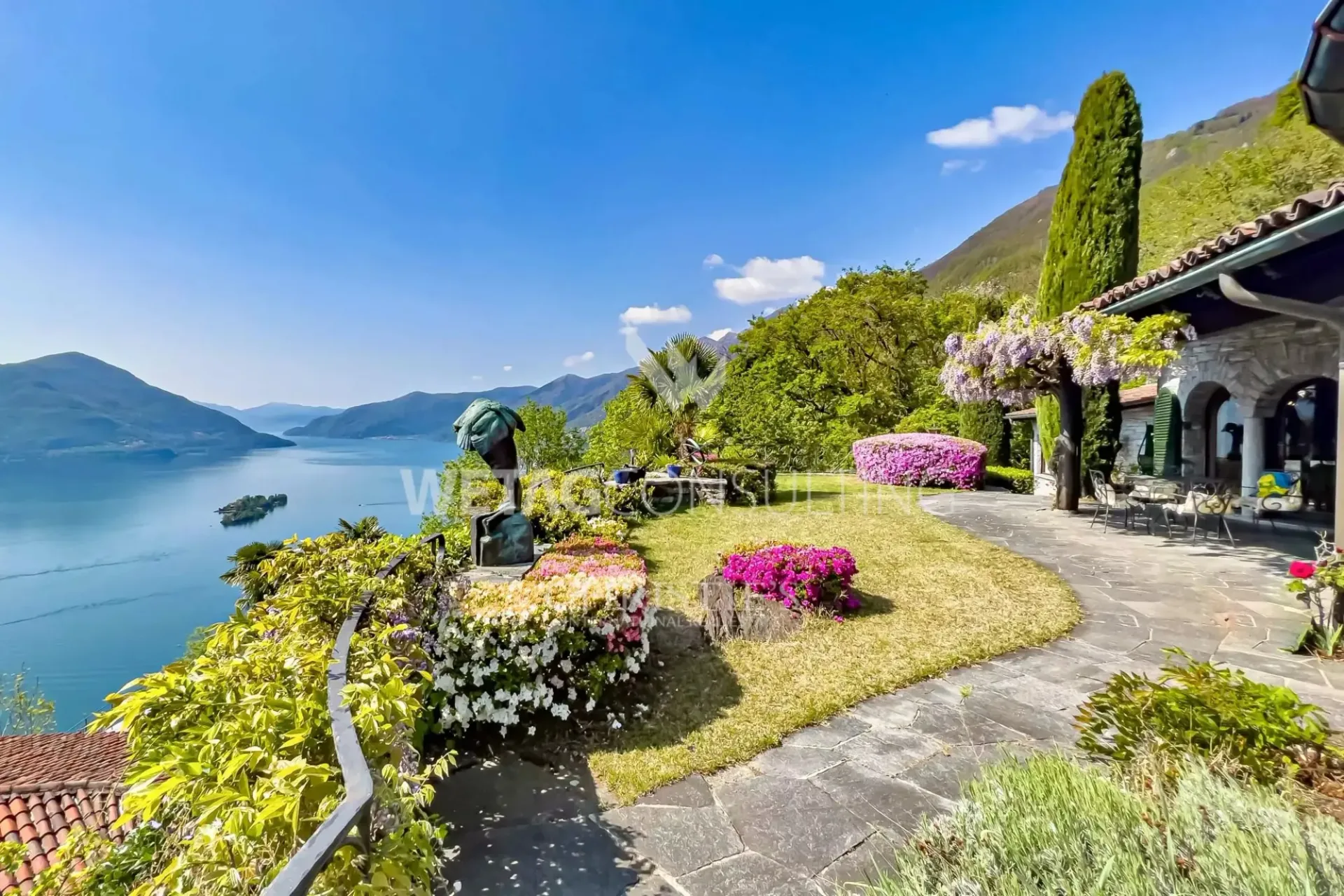 Zu renovierende mediterrane Villa an Toplage mit 180 Seeblick in Ronco sopra Ascona zu verkaufen