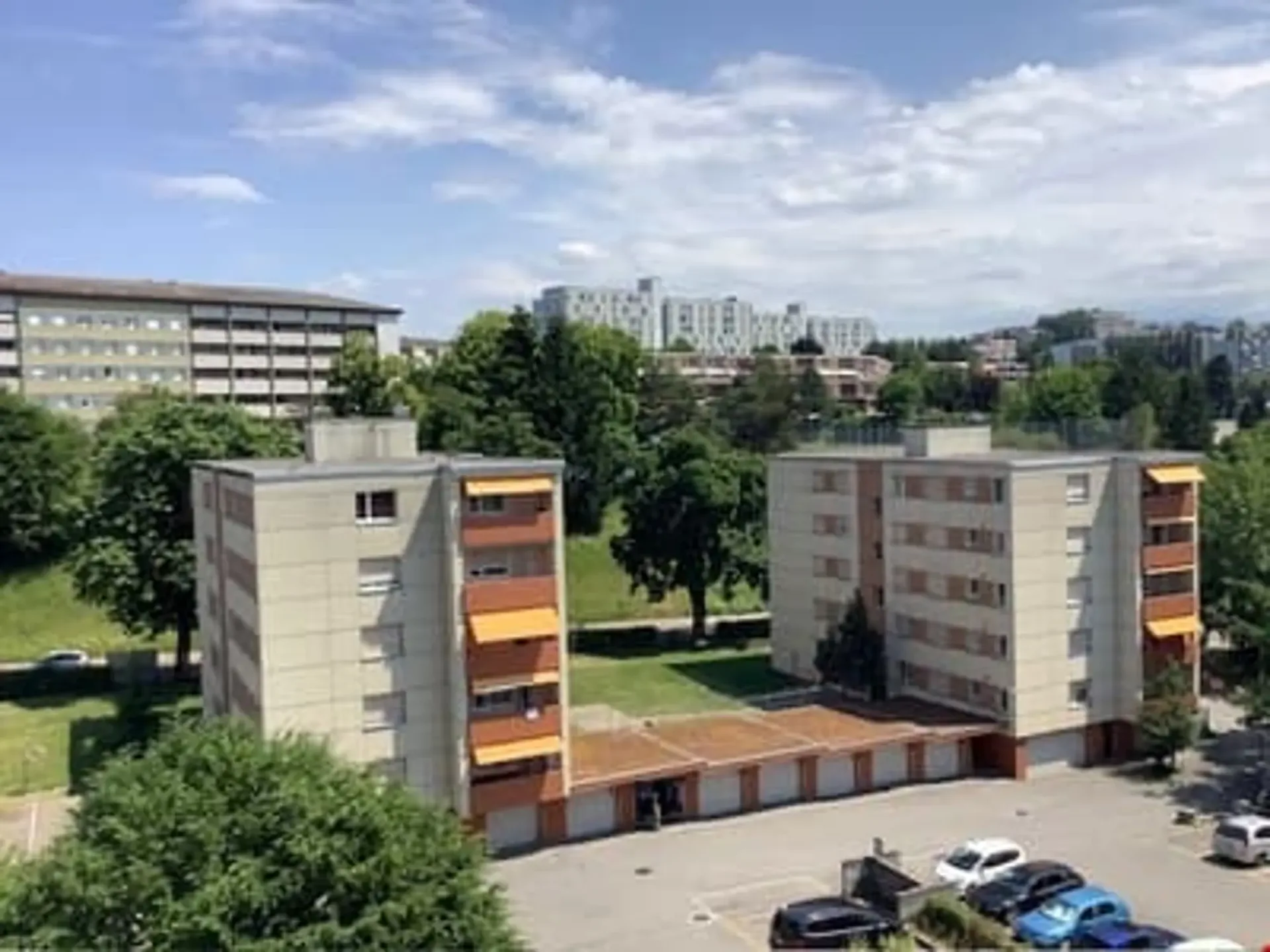 Appartement Spacieux avec Balcon – Confort, Vue et Emplacement Idéal !