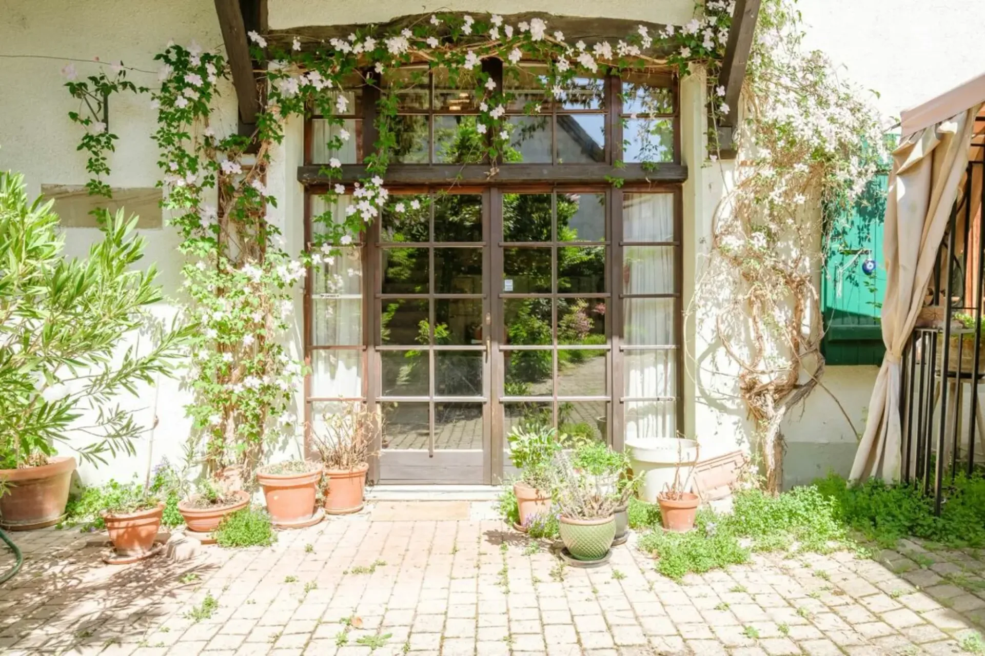 Haus im Dorf mit Charme und großem Garten