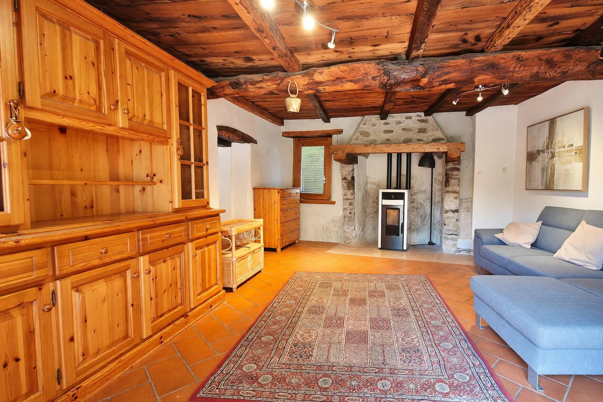 Maison mitoyenne charmante avec 3,5 pièces à un prix intéressant et avec des frais intéressants.