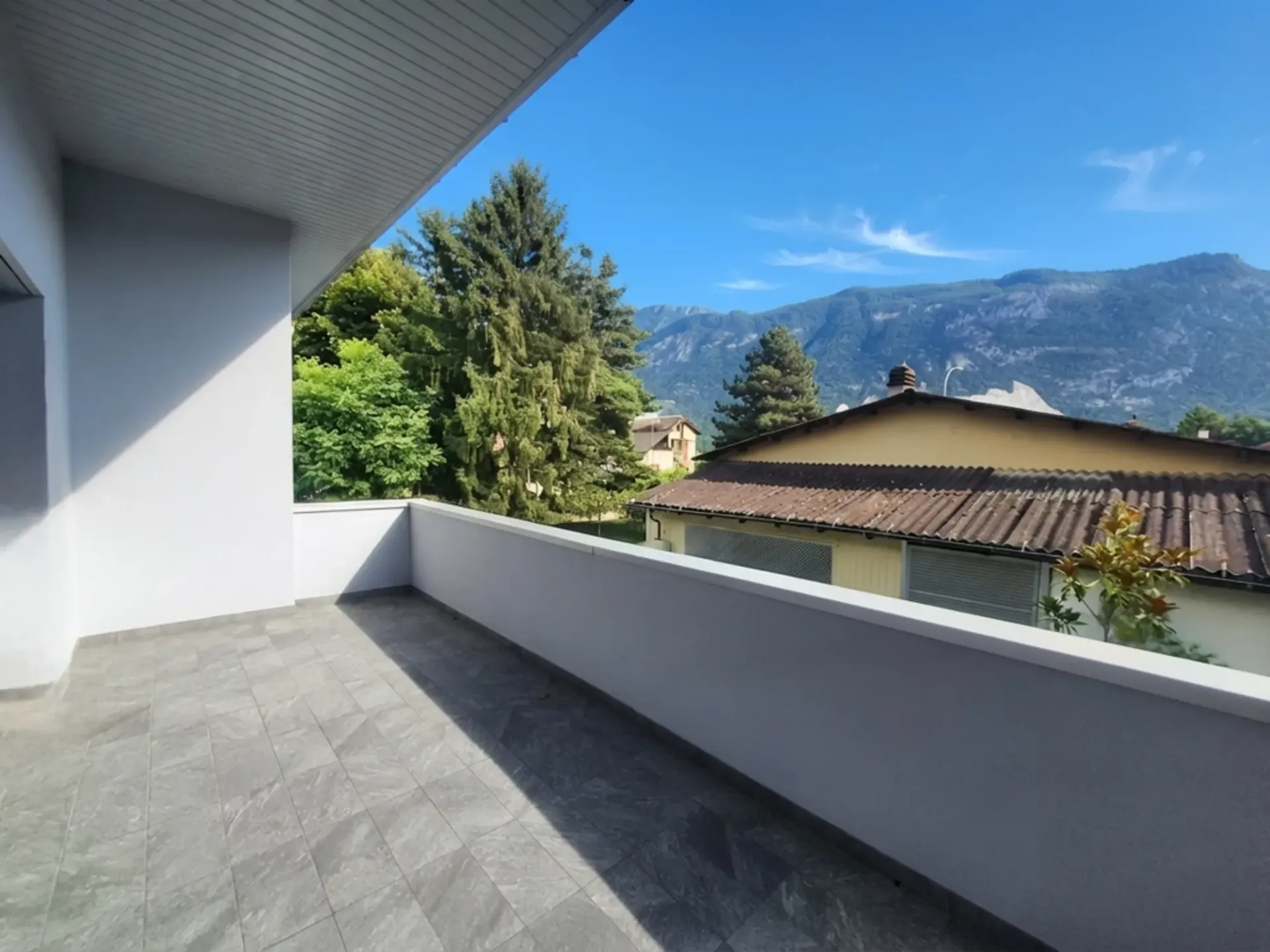 MAGNIFICENT 4.5 ROOMS NEW FOR RENT IN ST-LENOARD