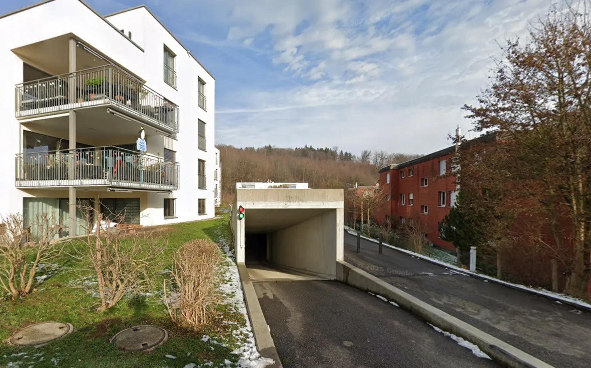 Posti auto in garage sotterraneo in affitto