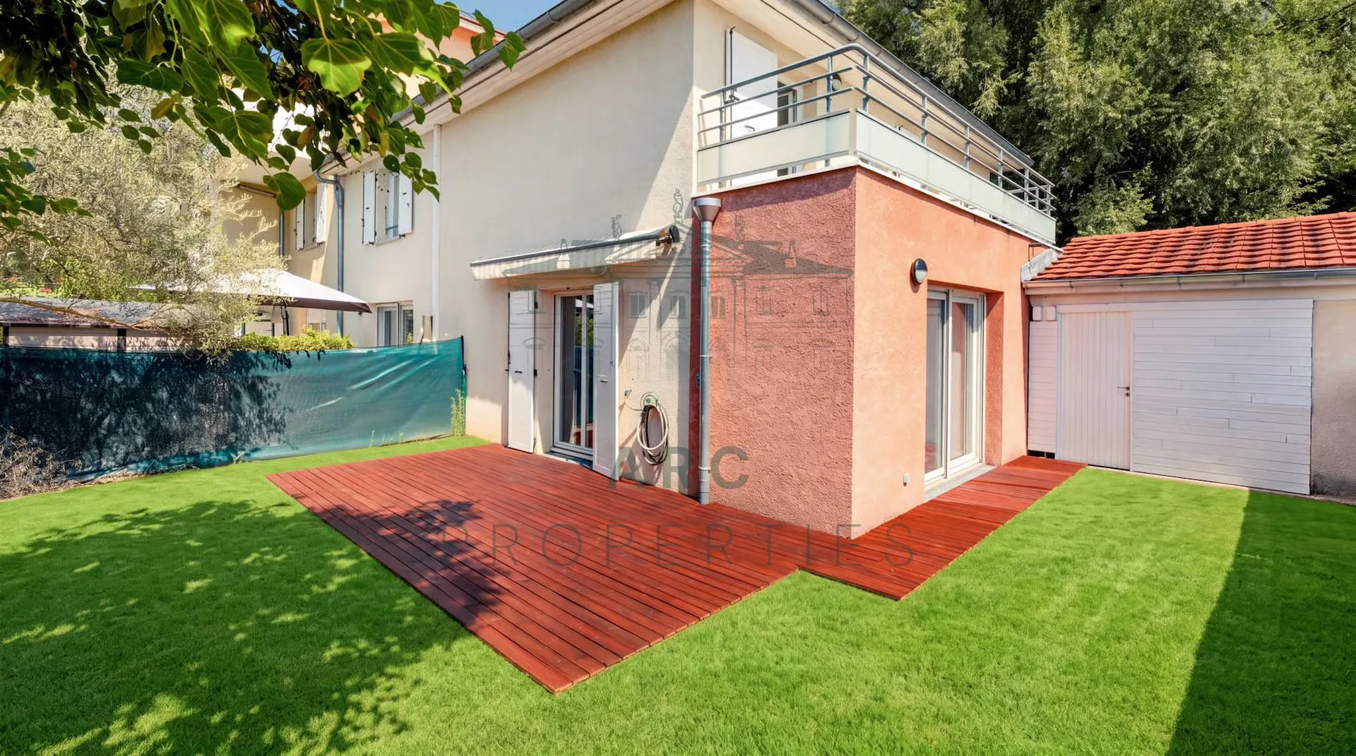 PRÉVESSIN-MOËNS - HAUS MIT GÄRTEN AN DEN TOREN VON GENF