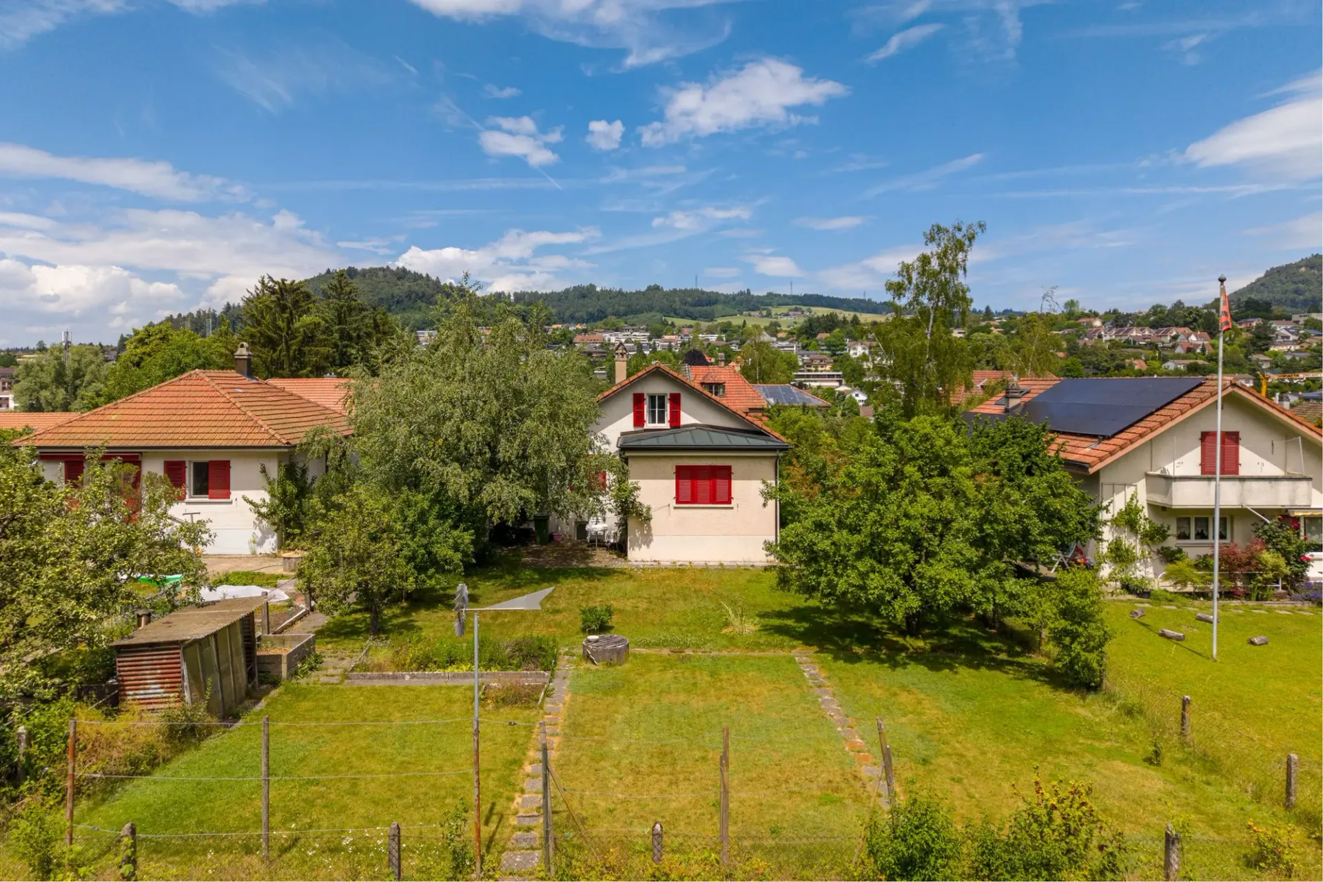 Charmantes Einfamilienhaus mit viel Potenzial und grossem Garten