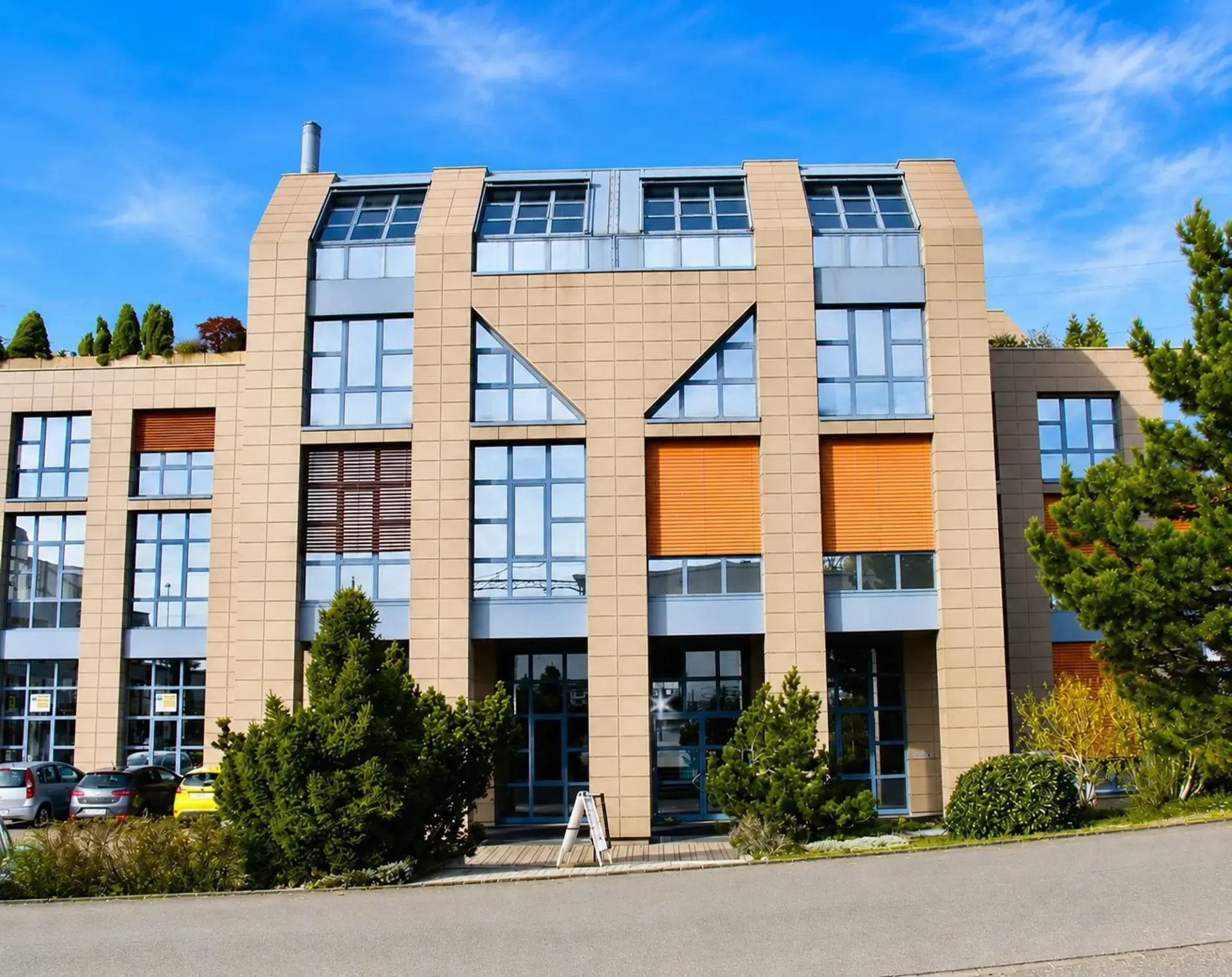 Räume für Büro, Atelier, Therapieraum, Yogakurse, Photo-Shooting, Künsteratellier