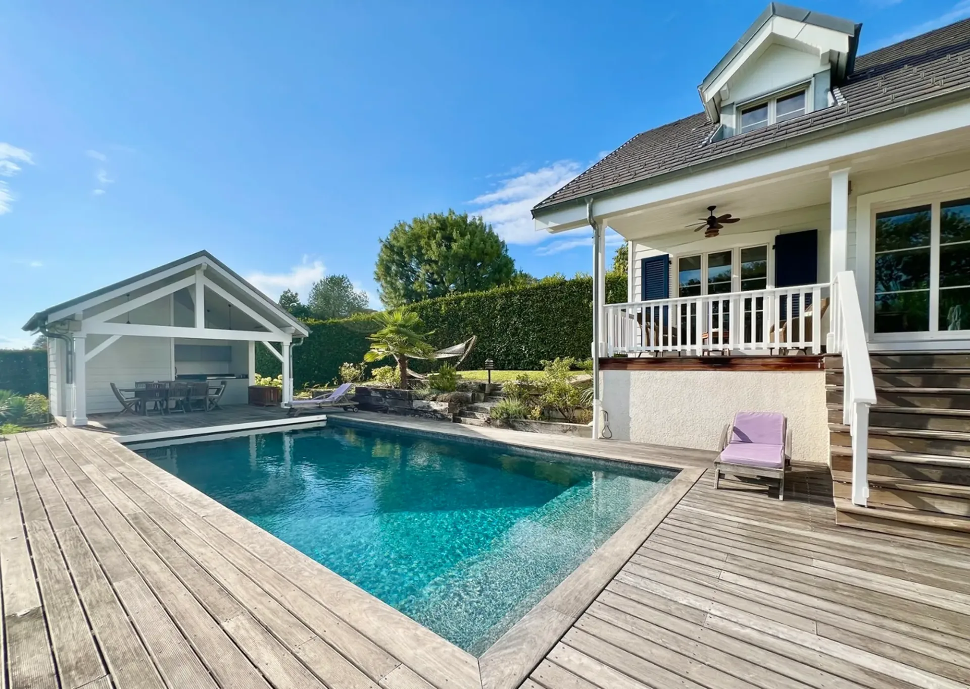 Frankreich - Außergewöhnliche Villa mit Pool in grüner Umgebung