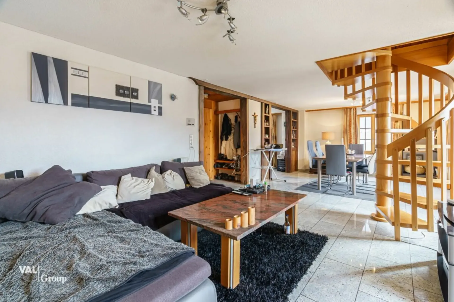 Sehr zentrales Restaurant «Sport» und darüberliegende 4.5-Zimmer-Duplexwohnung