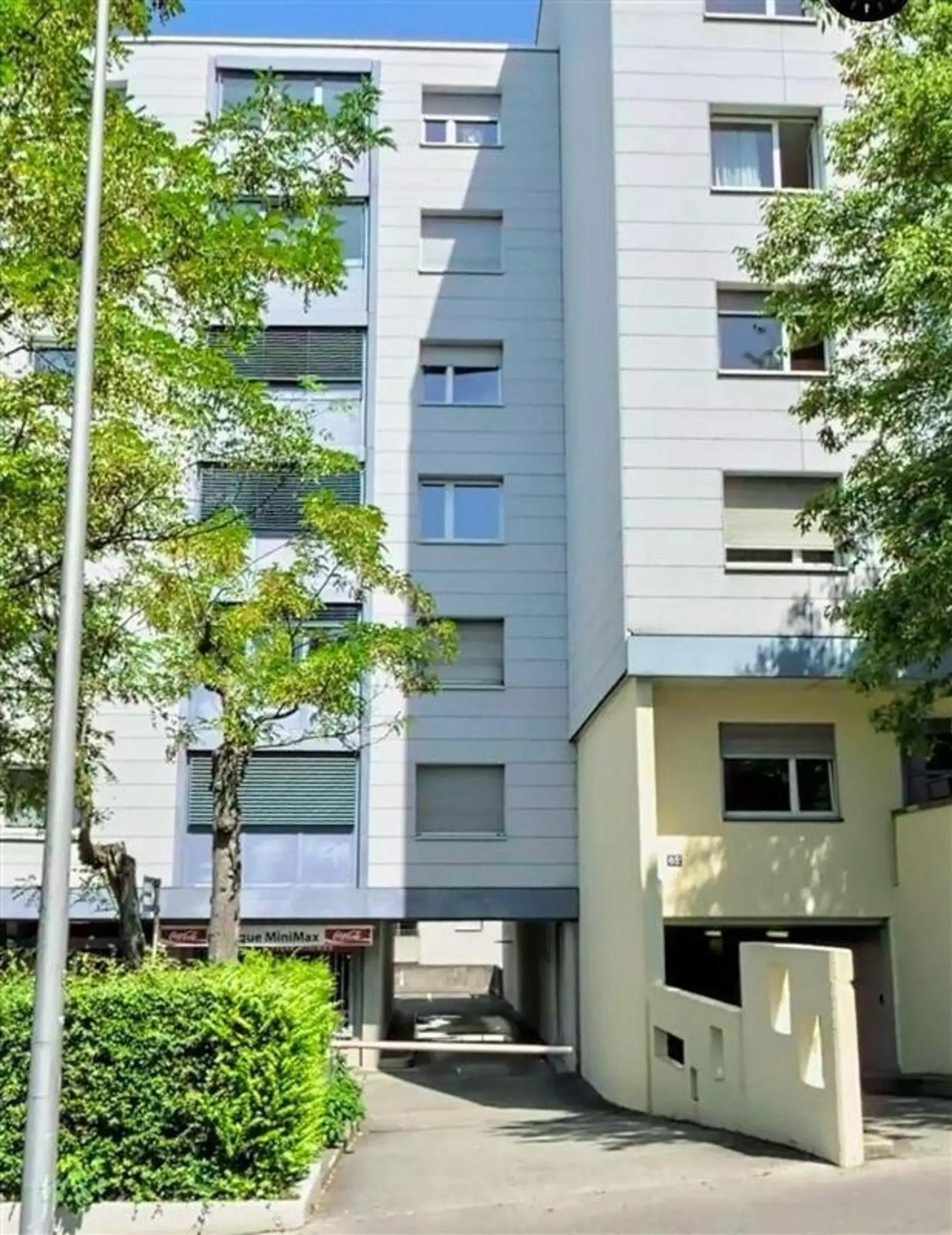 ZU VERMIETEN PARKPLATZ - LAUSANNE