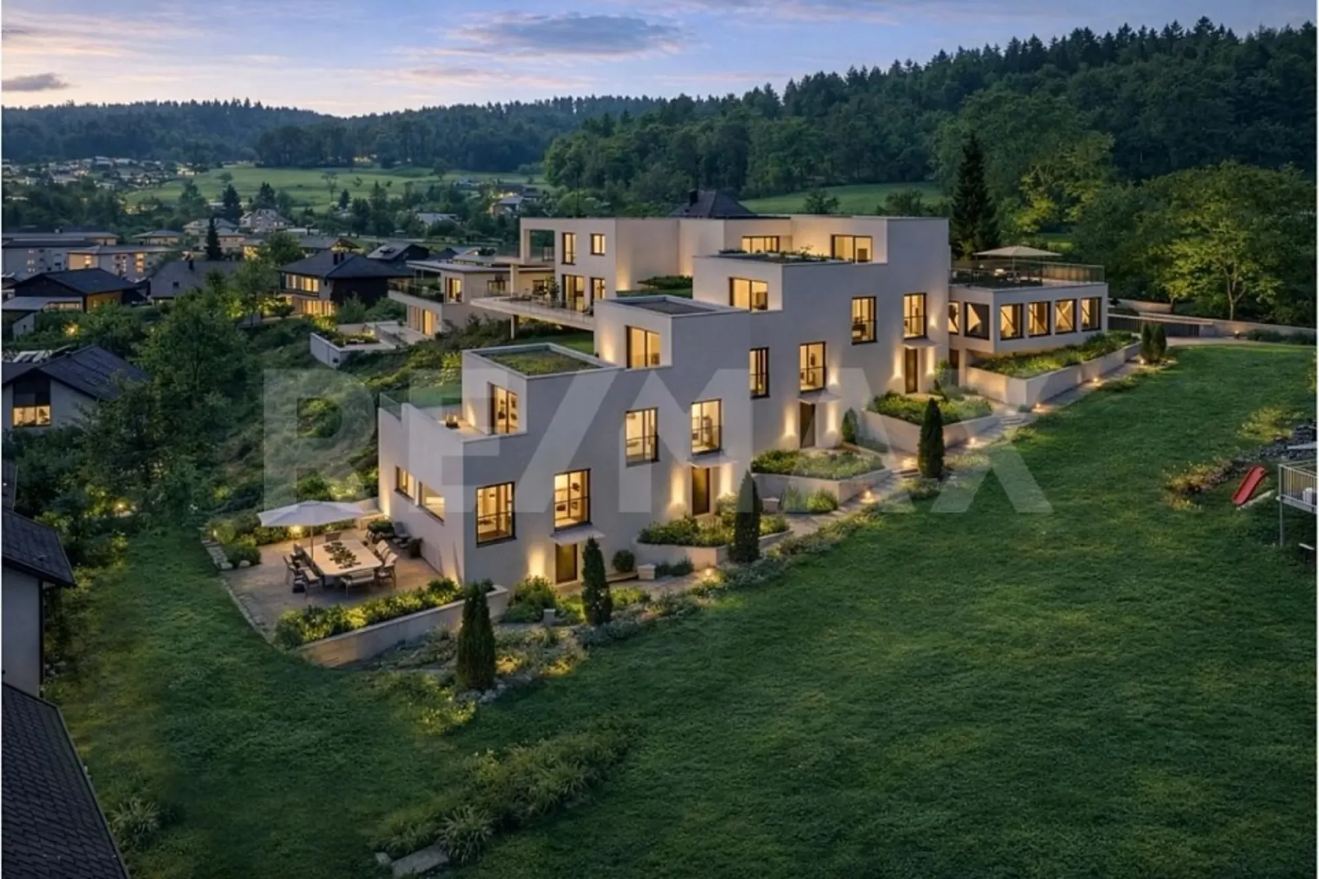 Nähe A1 und Lenzburg, 4 REFH, Hanglage mit Weitsicht, Penthouse-Attikazimmer, Terrasse und Garten