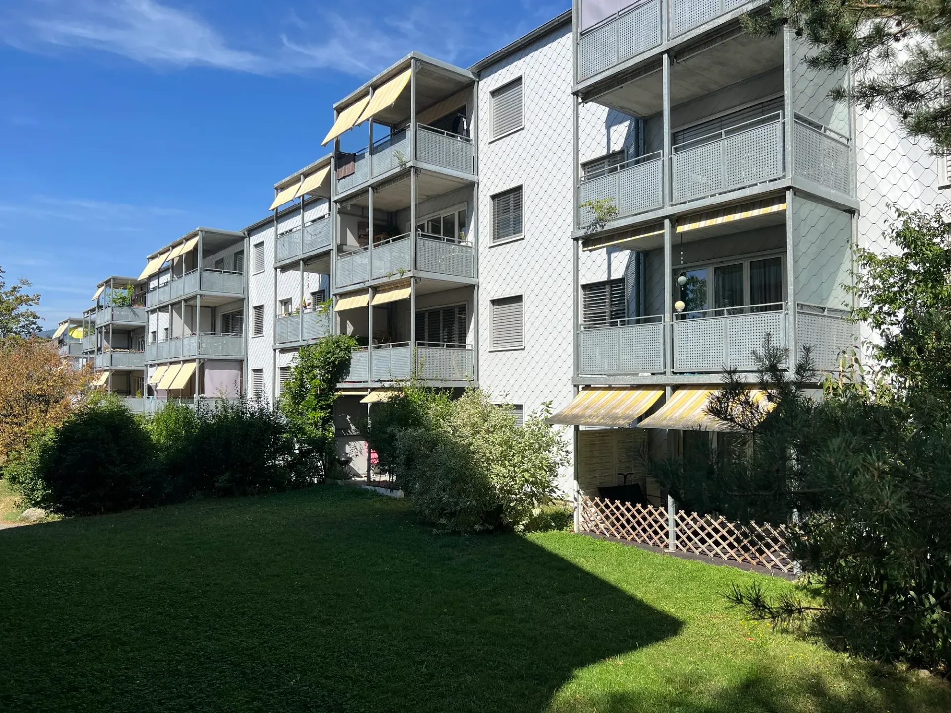 Bel appartement de 3½ pièces / Grosszügige 3½-Zimmerwohnung