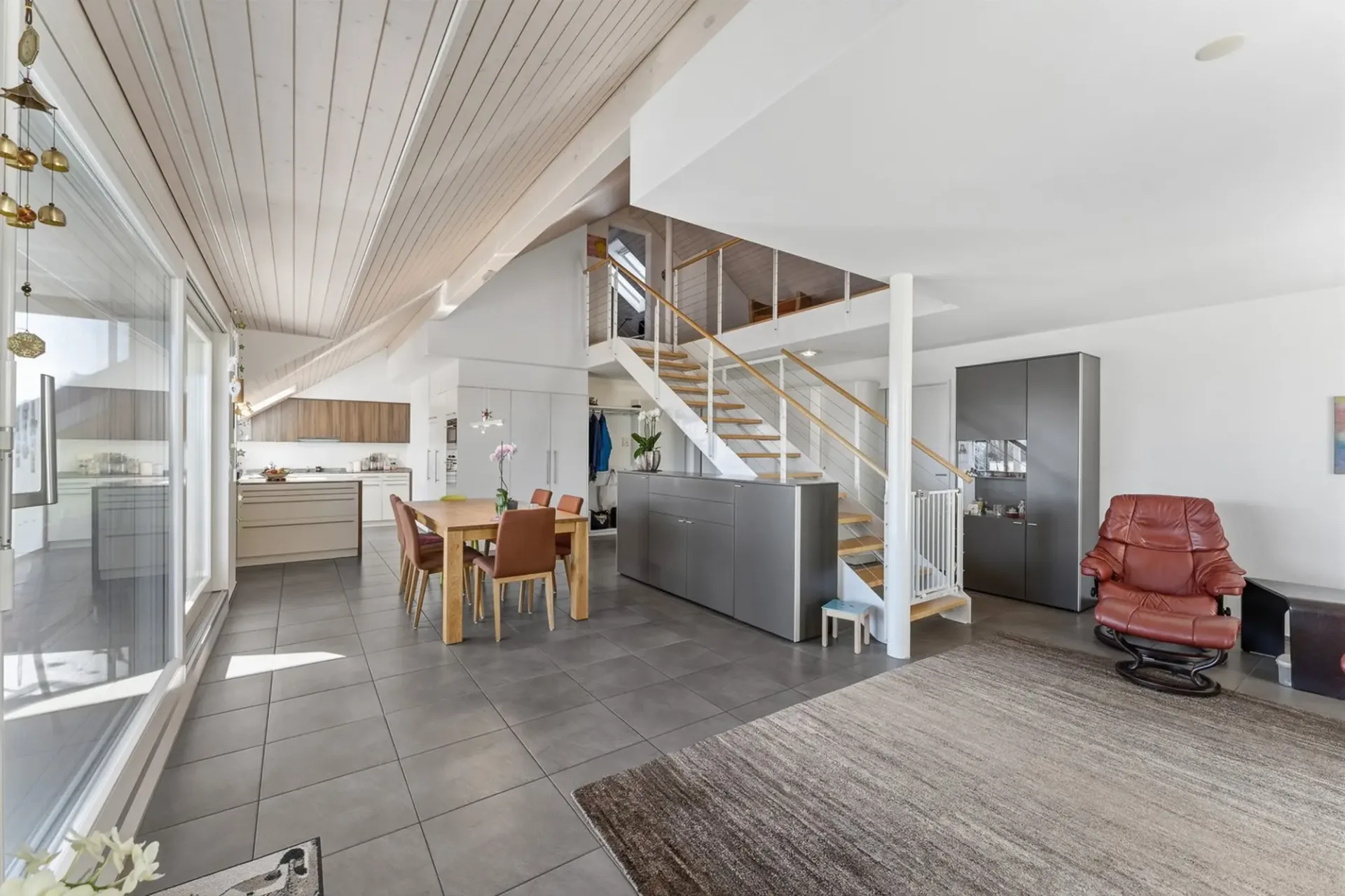 Helle 4.5-Zimmer-Maisonette-Wohnung mit grosszügigem Balkon