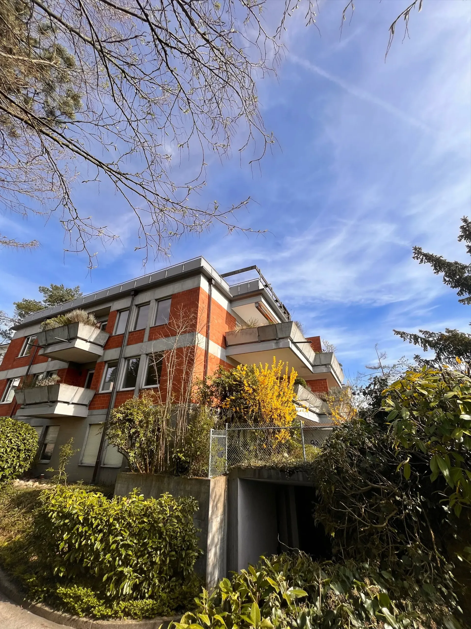Einstellplatz im Kreis 7 zu vermieten