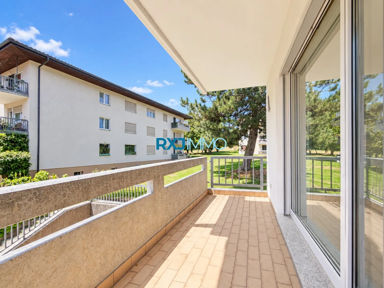 Beautiful 2.5-room apartment in Cottens
