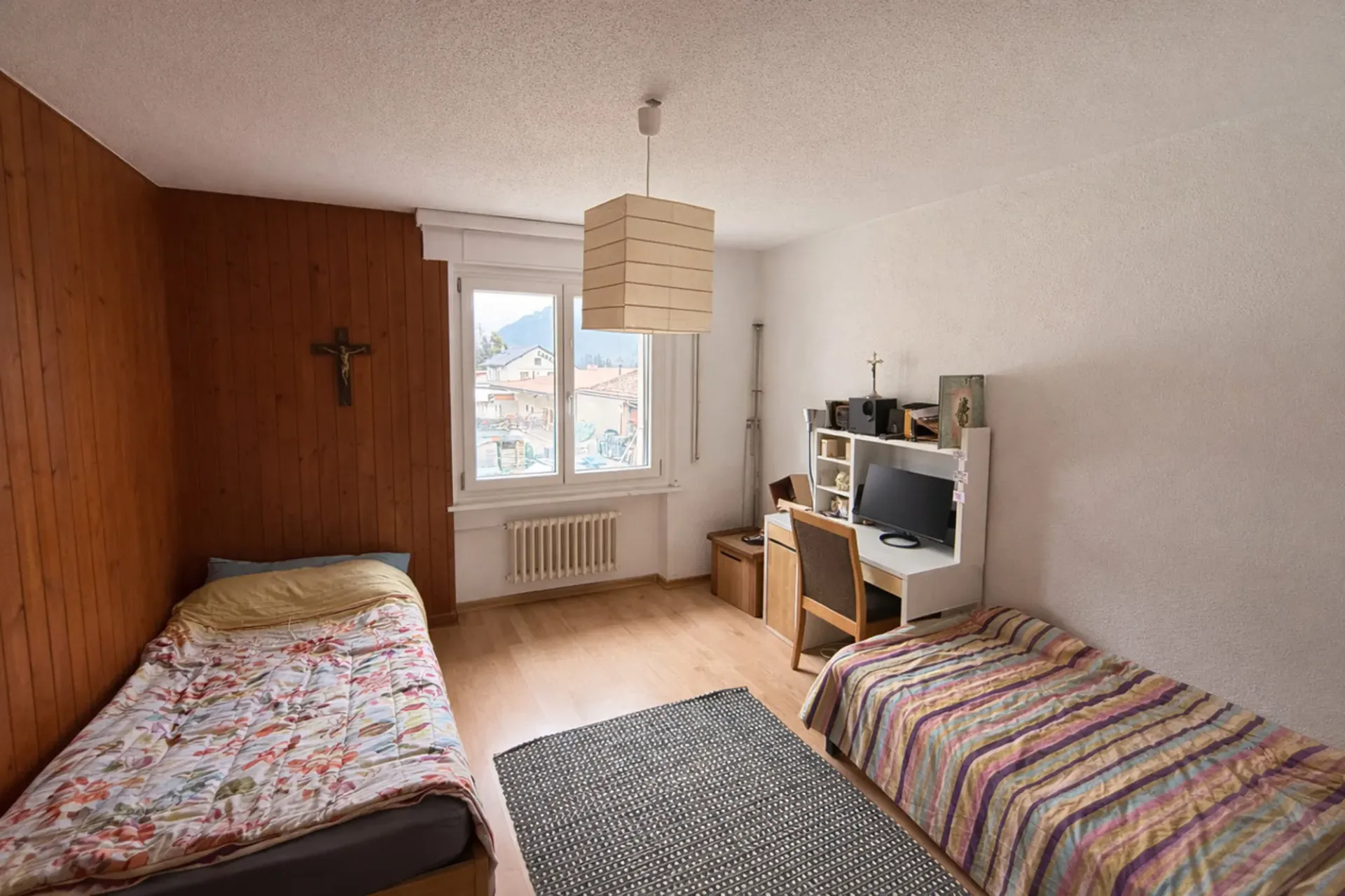 Wohnung mit 3.5 Zimmern im 1. Stock mit Garage und Außenparkplatz