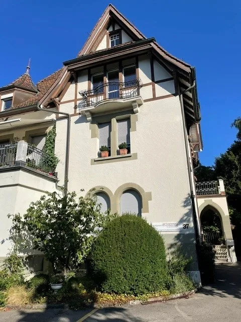 Stilvolle 4-Zimmerwohnung mit Cheminée an ruhiger Lage in Bern!