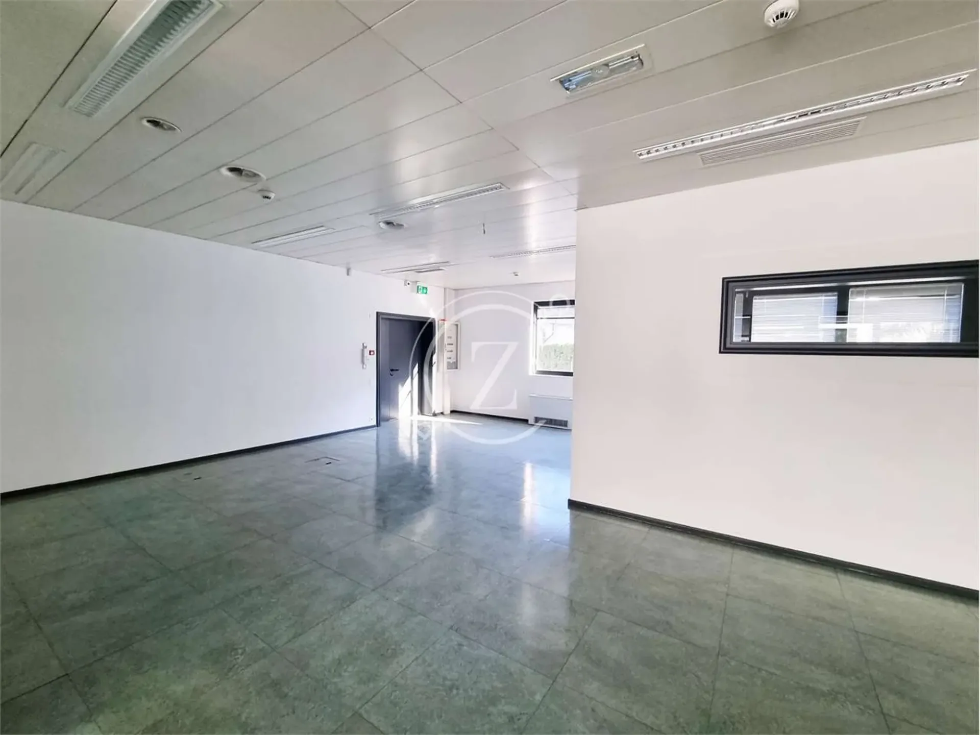 Wir vermieten ein Verwaltungsbüro mit 272.25 m²