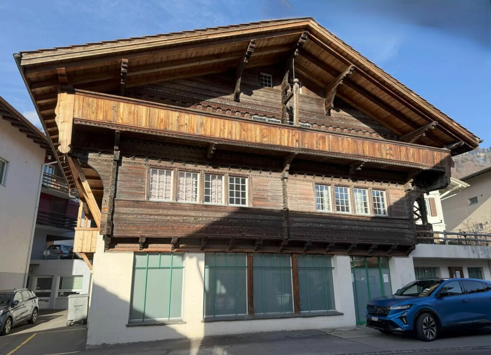 Residential and commercial building in a central location