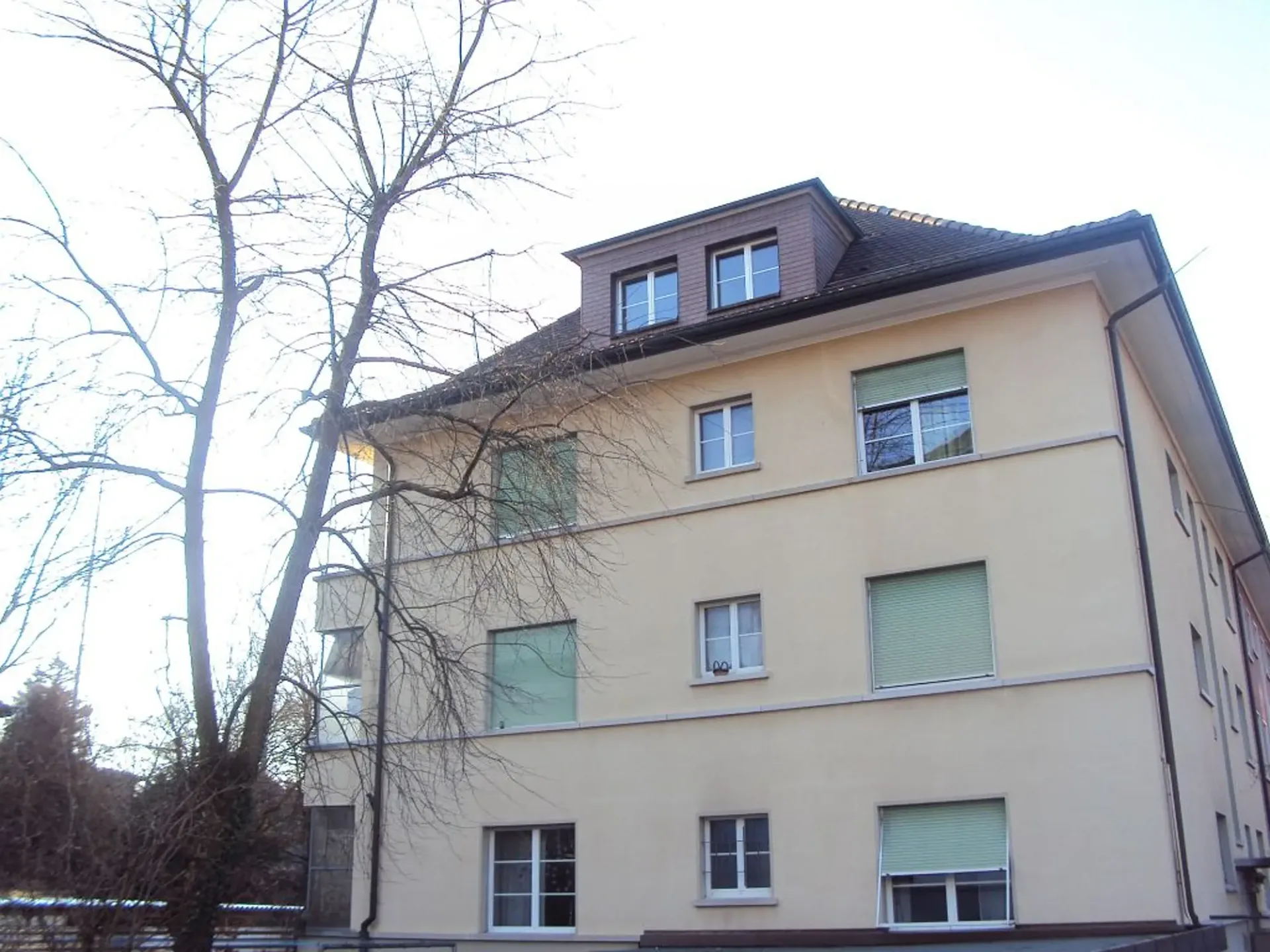Appartement 2 pièces, rez-de-chaussée droite