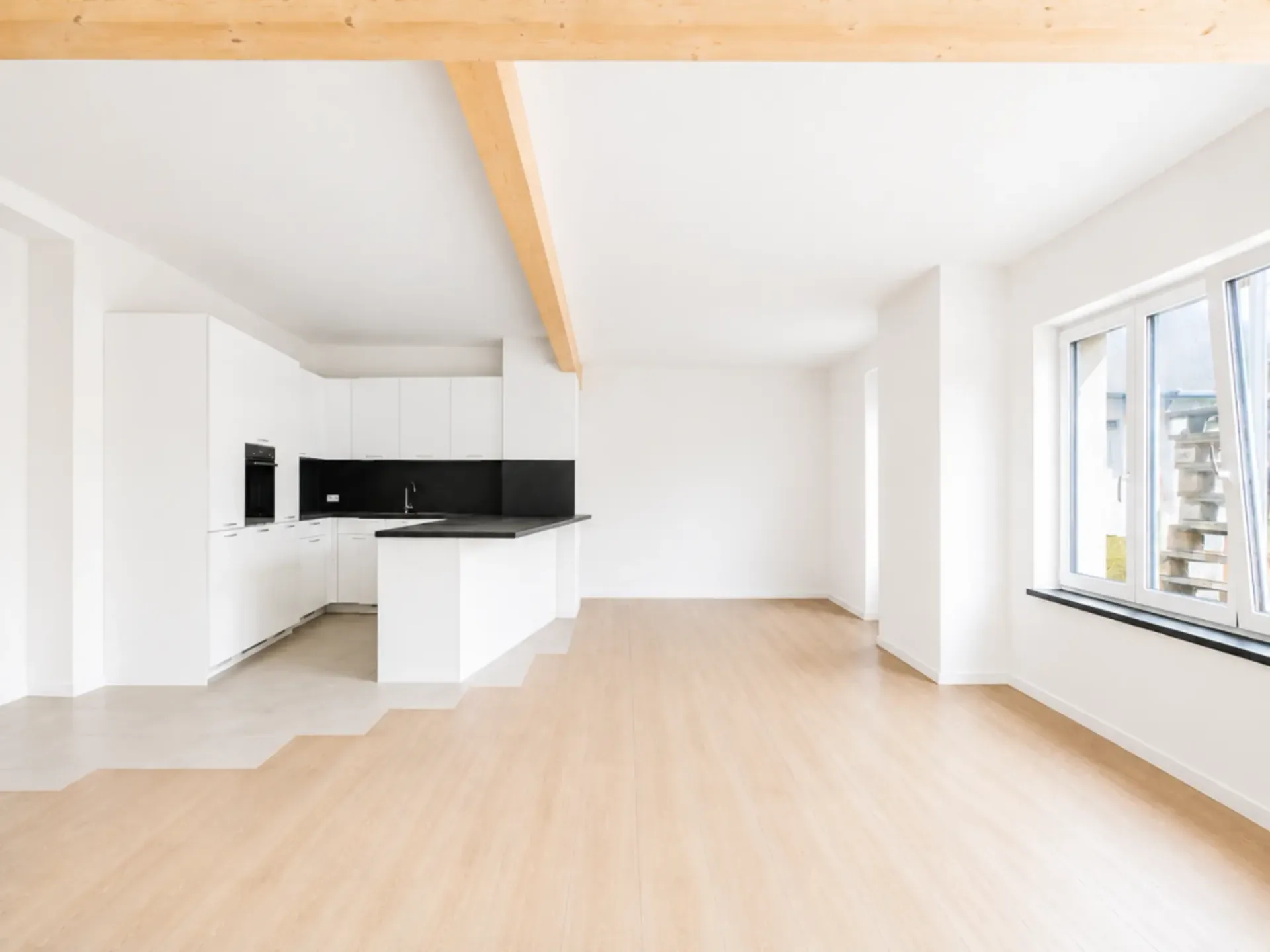 Wohnen mit Geschichte: Einzigartige 4.5-Zimmer-Maisonettewohnung in ehemaliger Kegelbahn - Erstvermietung