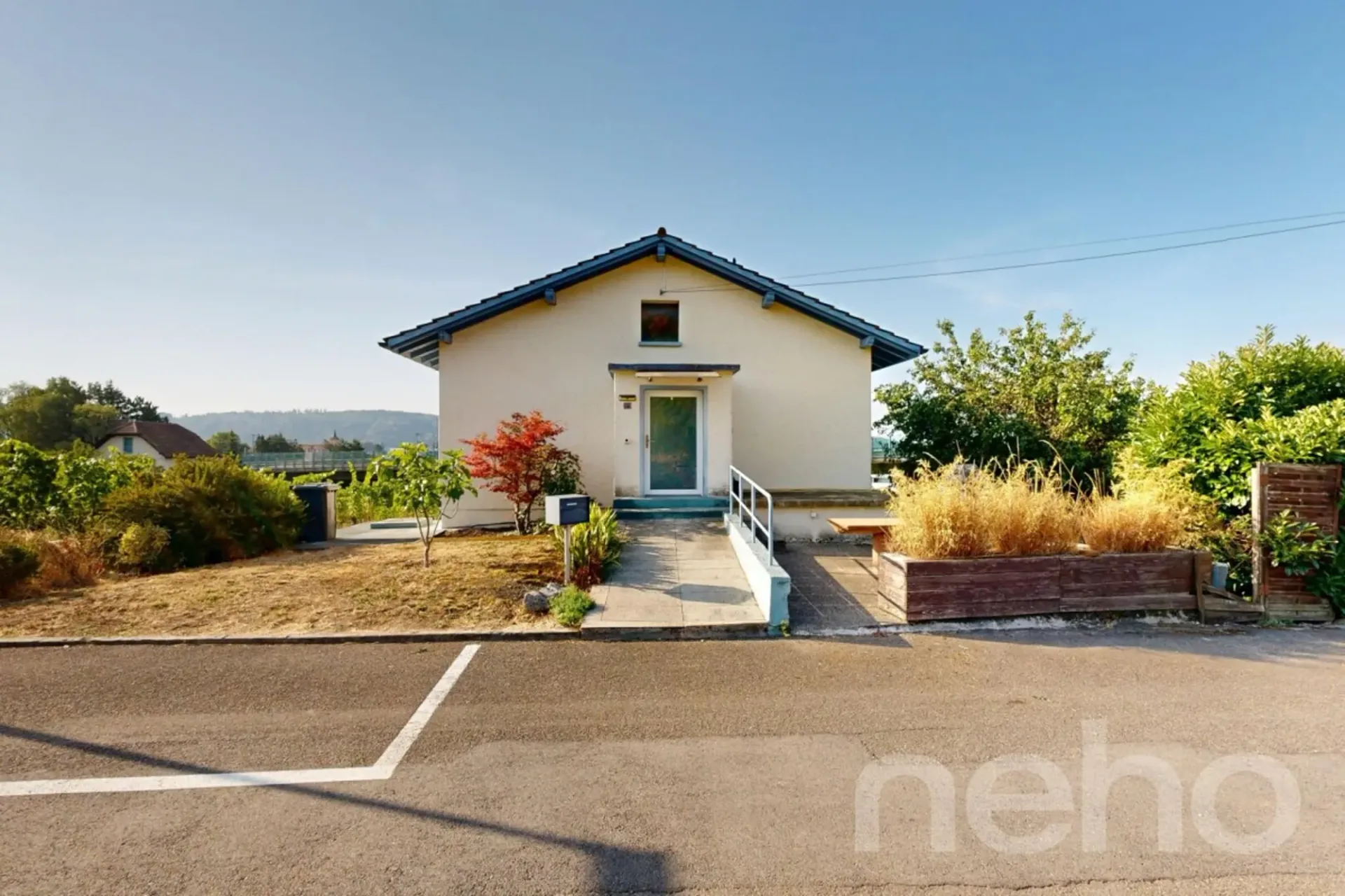 Haus 5.5 Zimmer in Landeron mit Weinbergen und großem Potenzial