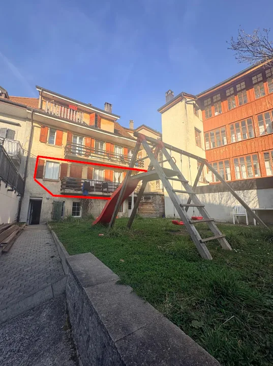 Spacieux 4,5 pièces entièrement rénové avec grand balcon et jardin commun