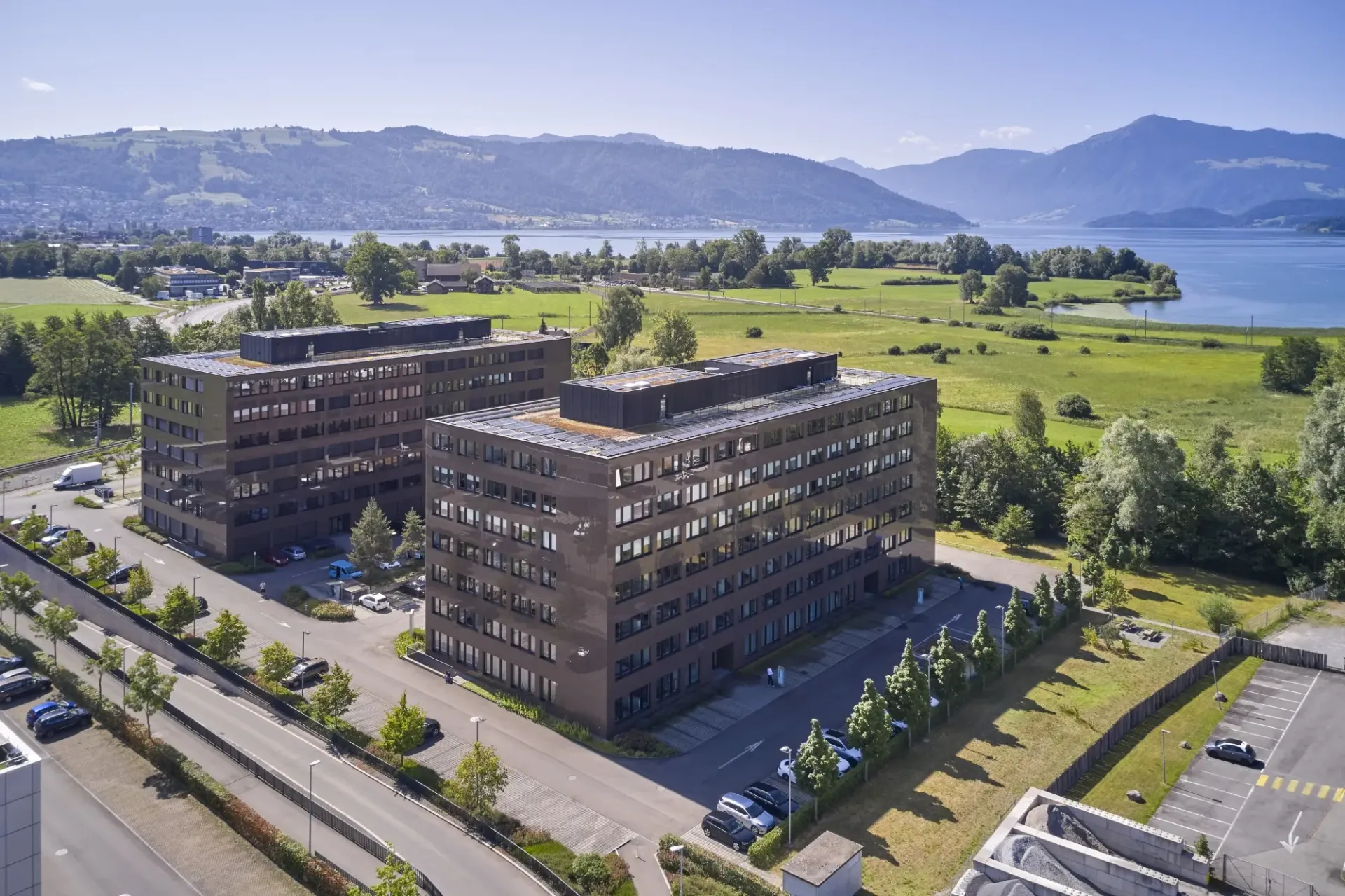 First-class office space with great views and comfort - Rent in the Prisma service park