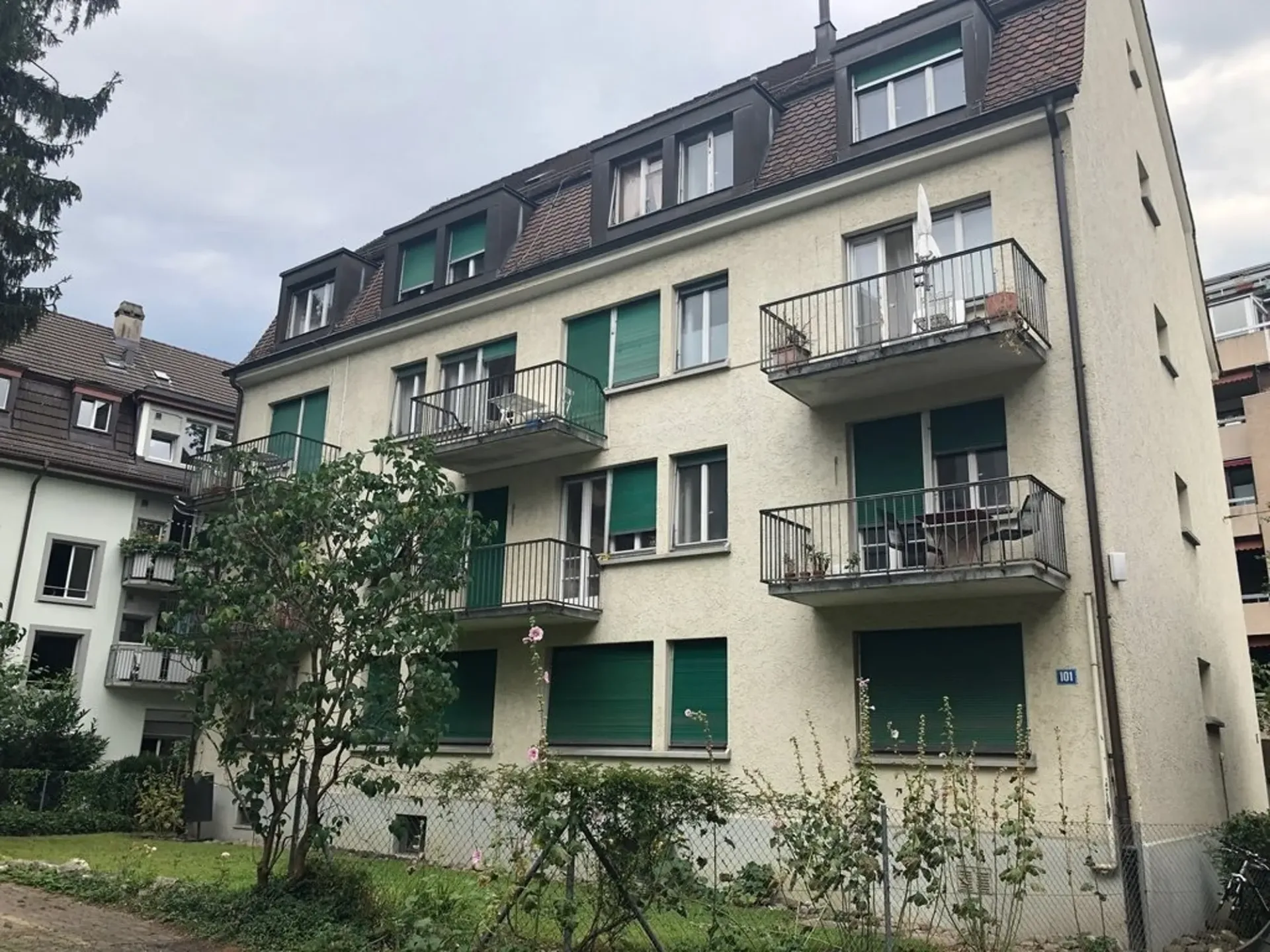 Charming 2-room apartment directly at Irchelpark