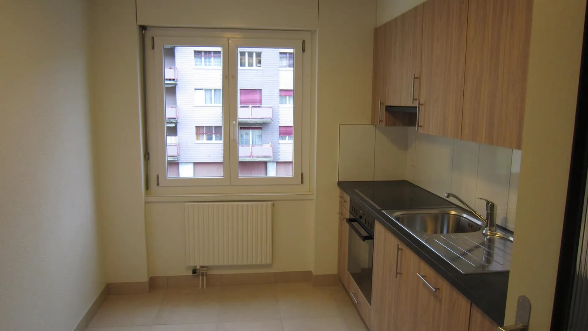 Appartement lumineux de 3 pièces avec balcon à Fleurier