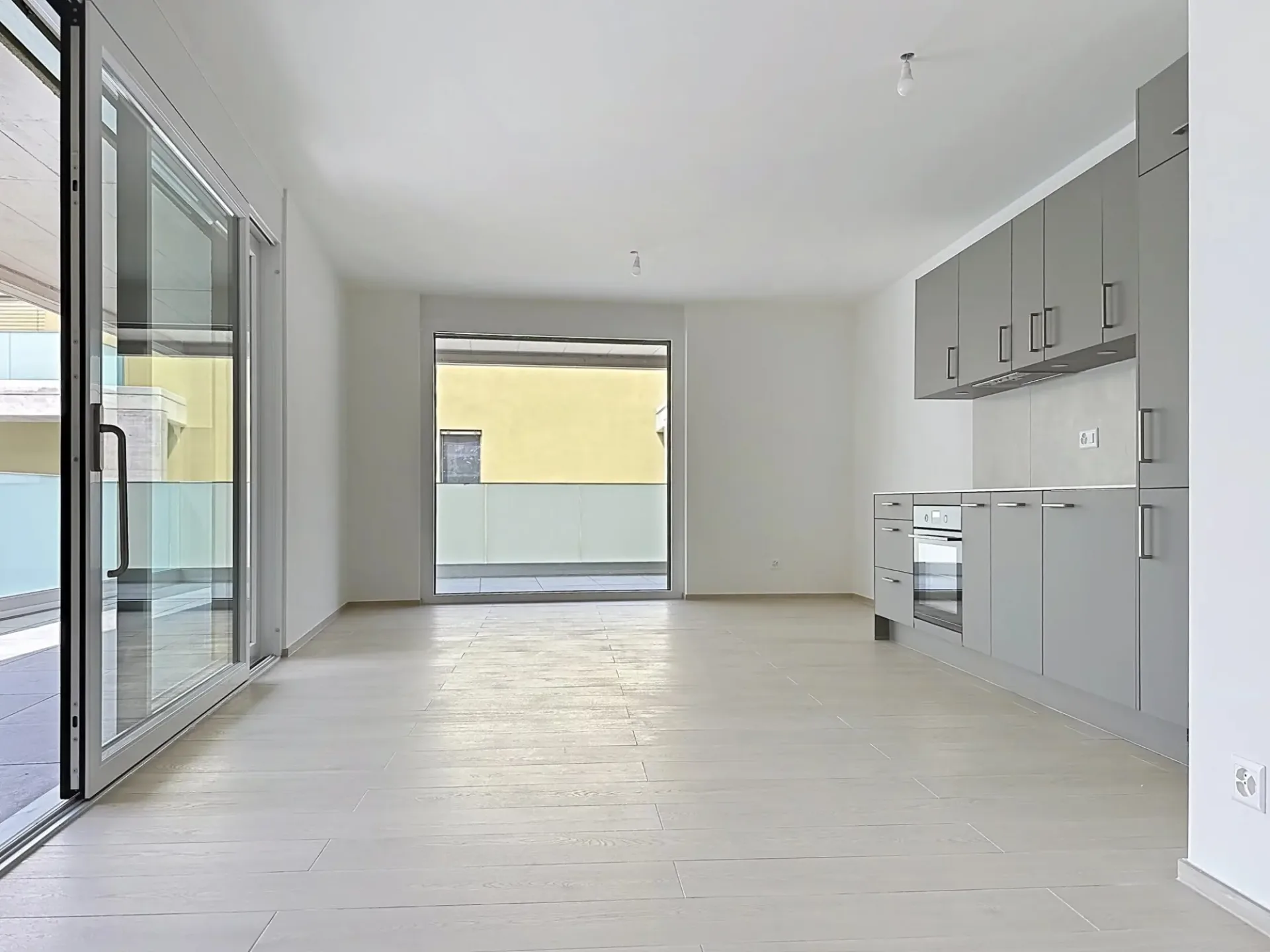 Zu vermieten in Uvrier 2.5-Zimmer-Wohnung mit Terrasse
