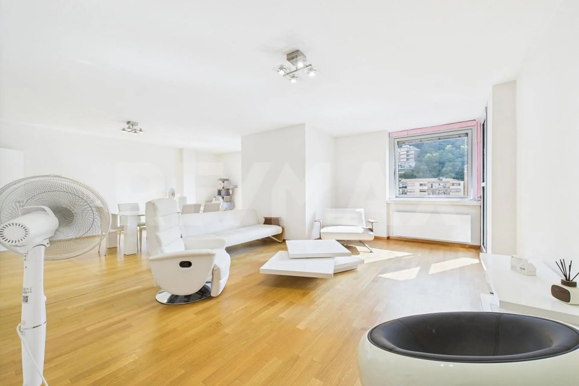 LUGANO Moderno appartamento 3.5 locali