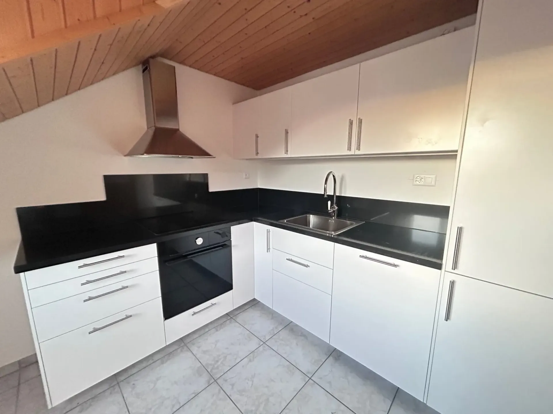 Gemütliche 2½-Zimmer-Galeriewohnung in Ittigen - schöne Wohnung zentral und doch ruhig