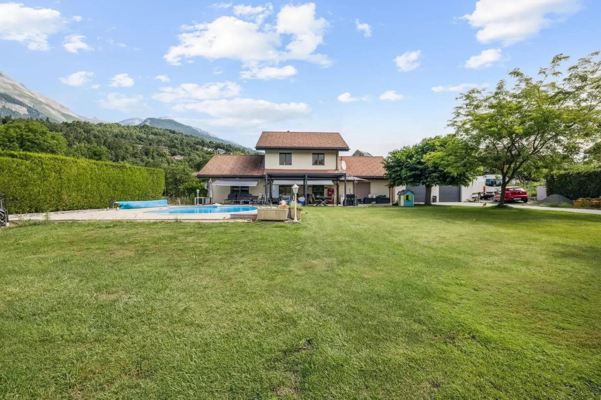 Villa d'exception à Grimisuat - Terrain spacieux et vue panoramique