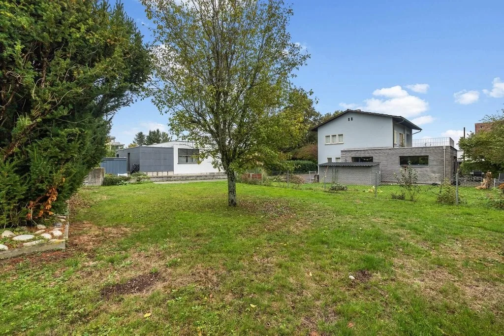 Building plot in attractive residential area