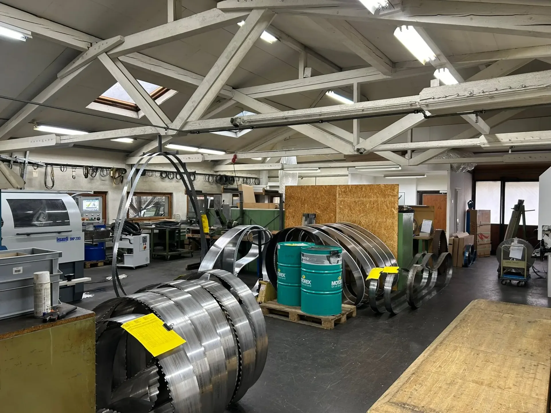 Gewerbe-/Werkstatt mit Büro in Dotzigen