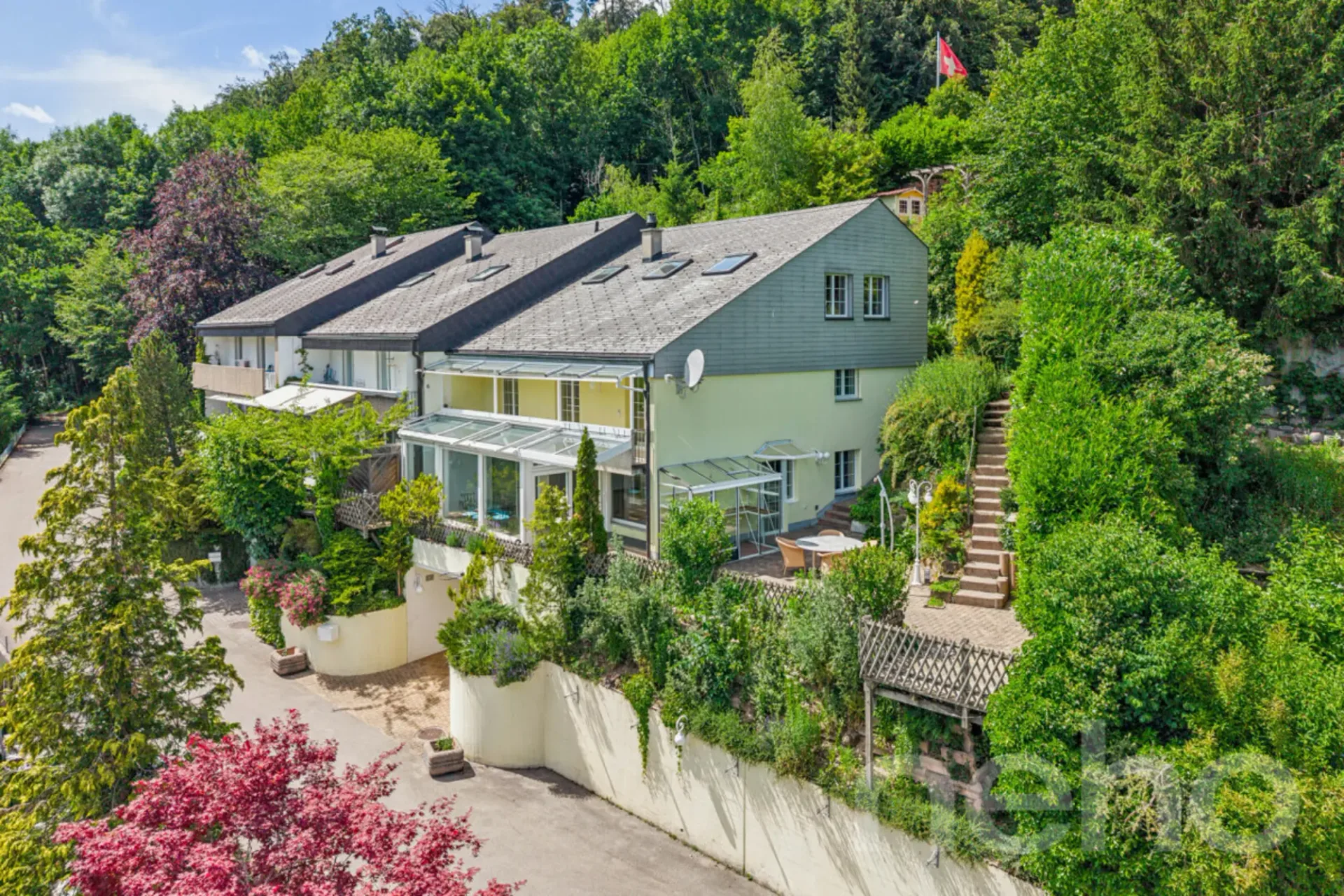 Exklusives Wohnen mit Garten, Wintergarten und Weitsicht