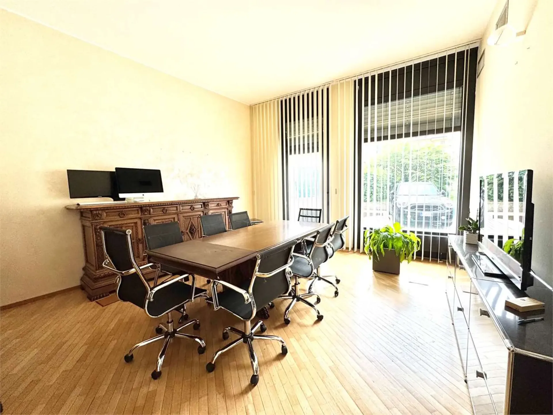 Büro mit 5 Räumen in Lugano - Zentrum, zwei Schritte vom Elveti-Institut
