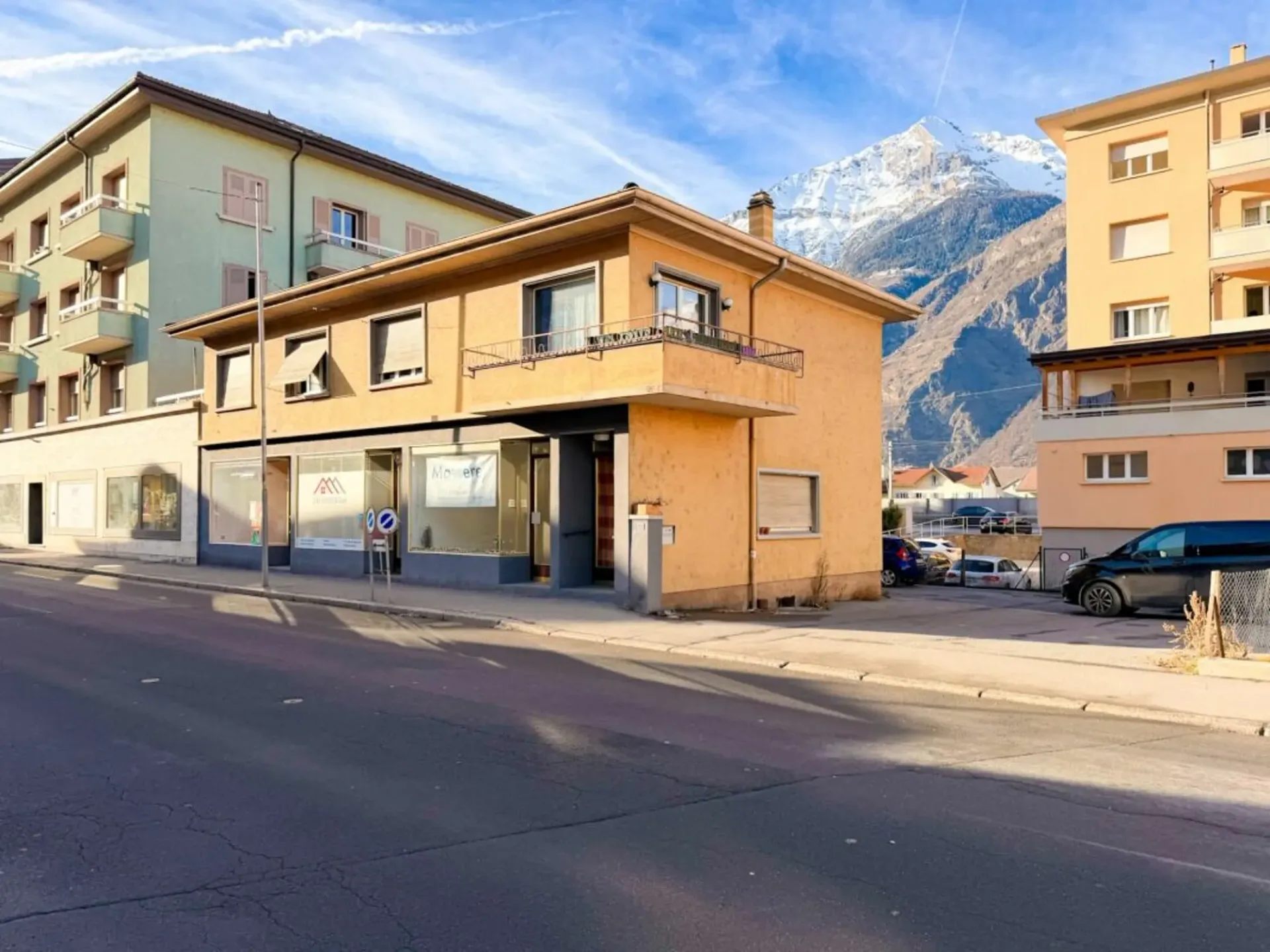 Gewinnbringendes Gebäude im Herzen von Saxon