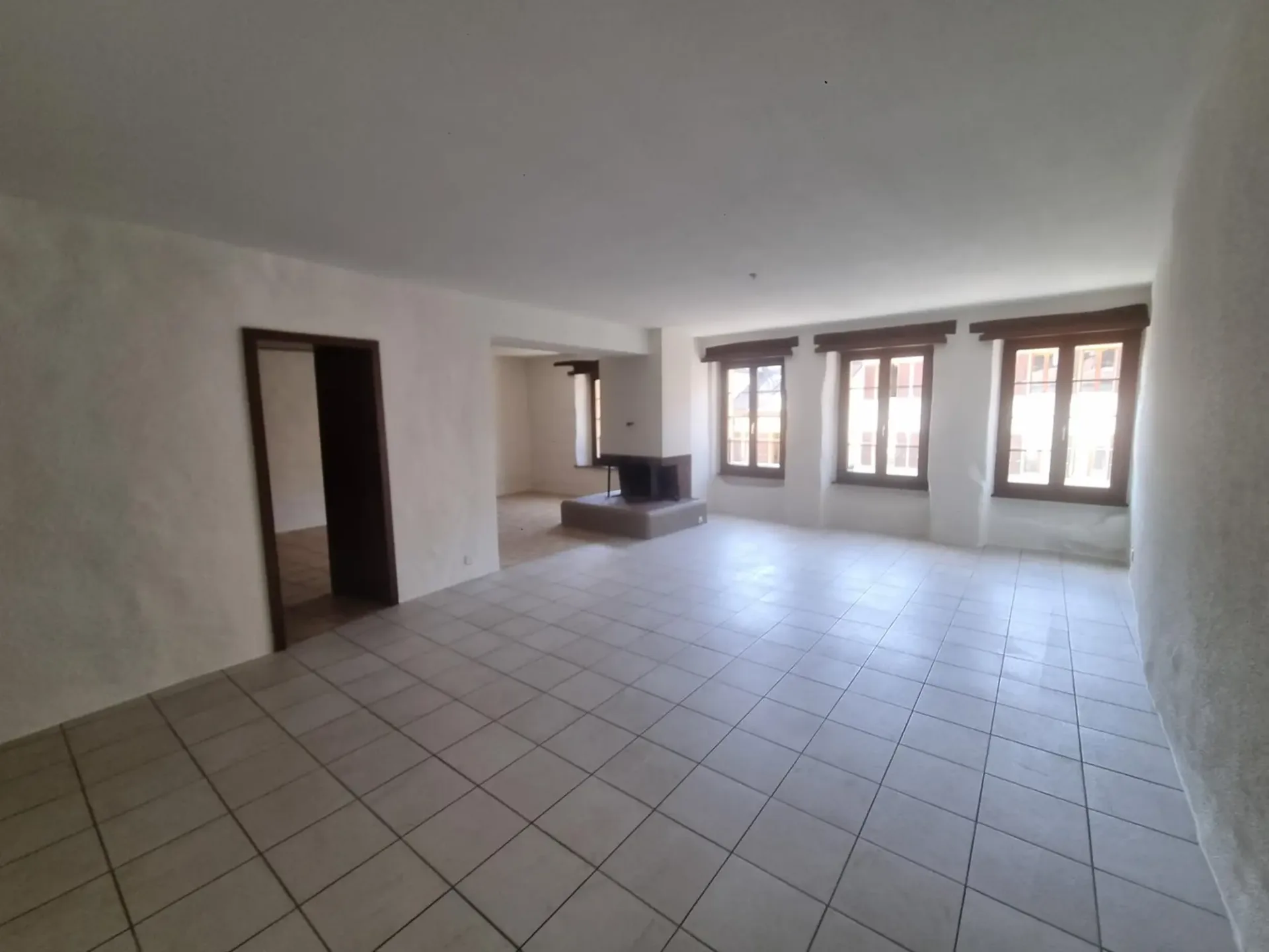 Wohnung mit 3.5 Zimmern und hellem Ambiente in Boudry – sofort verfügbar