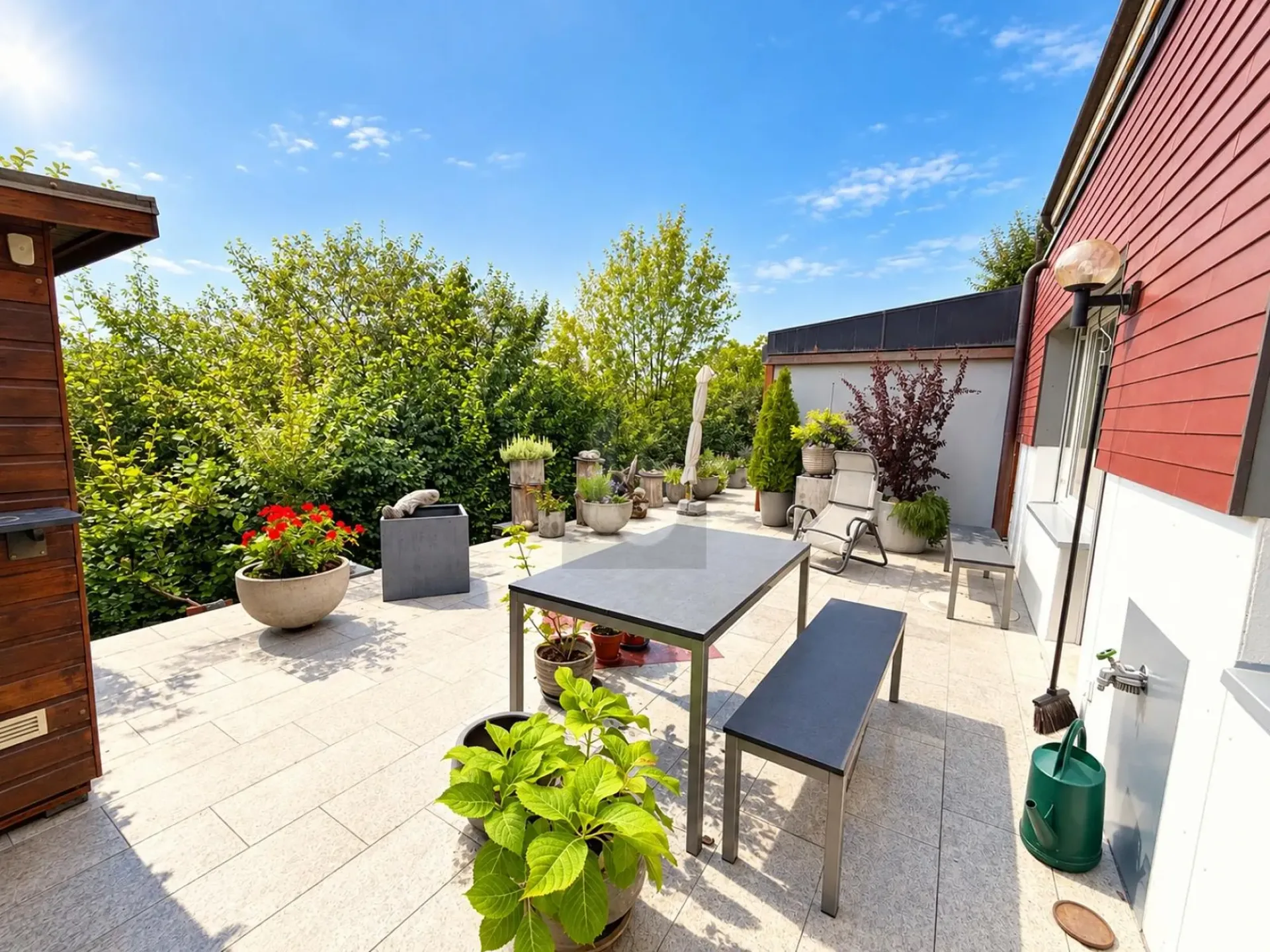 TERRASSENOASE - POOL UND TENNISPLATZ ZUR NUTZUNG!