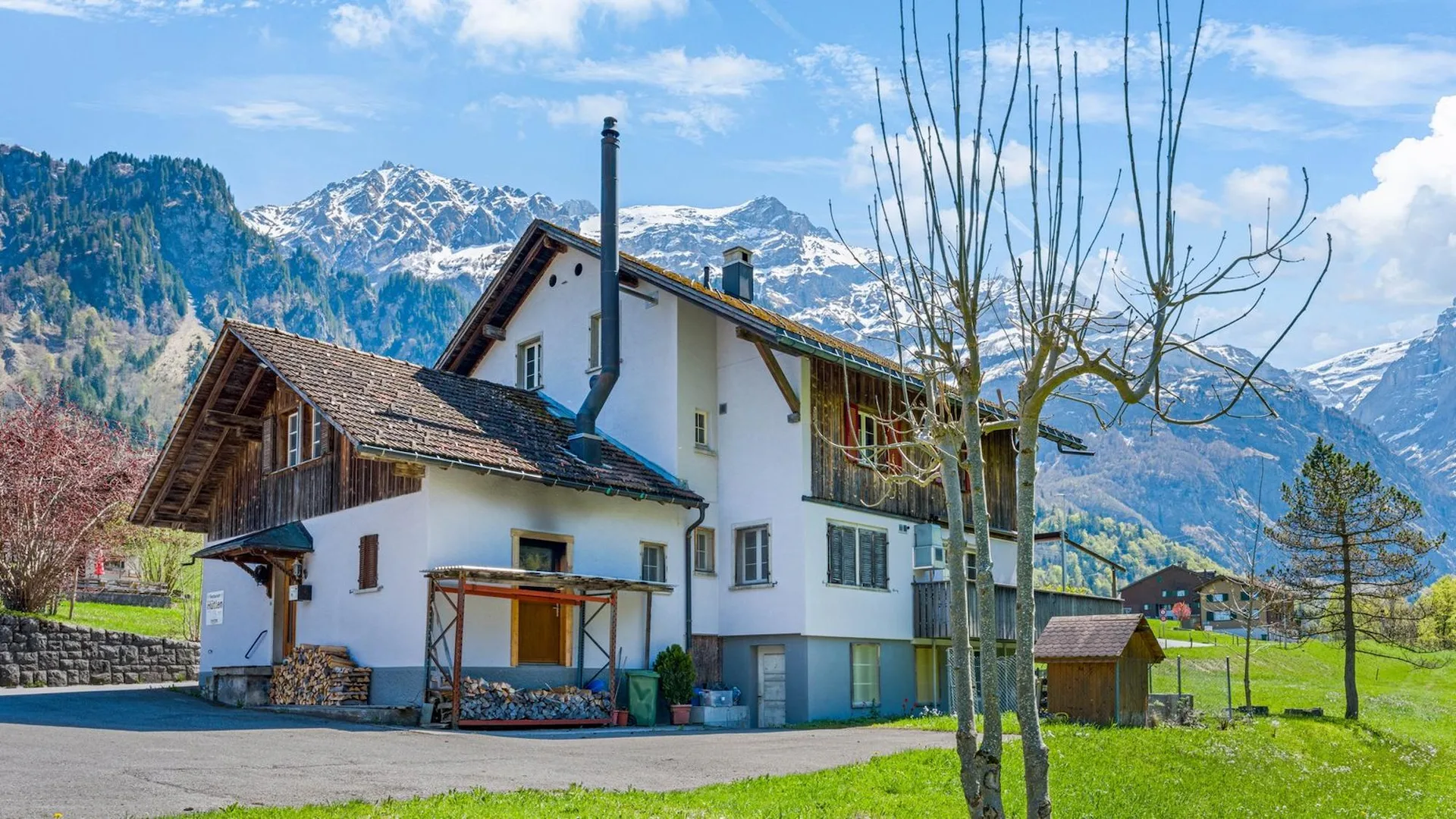 Gastronomy with living in mountain scenery