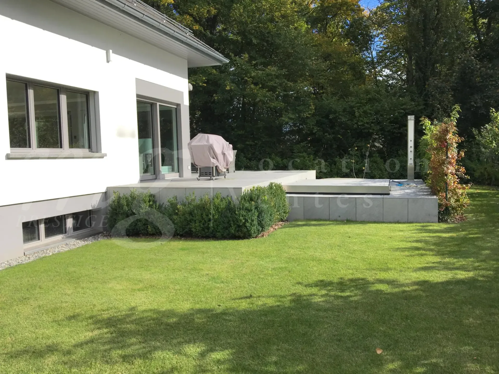 SUPERBES UND GROßES HAUS MIT 10 ZIMMERN - 350 m2 - HPE - GARTEN MIT 1100 m2 UND GROßEM AUßEN-JACUZZI