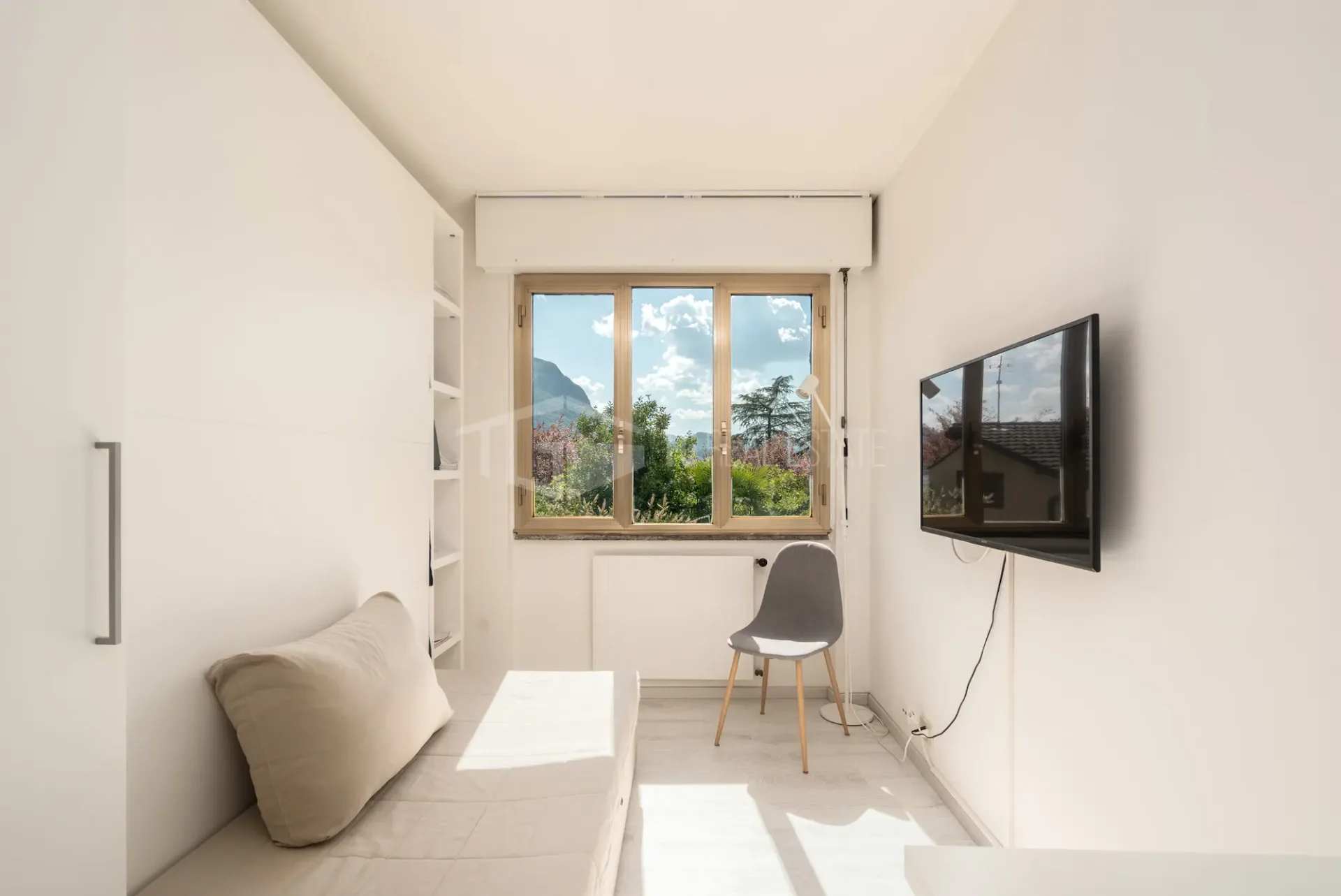 Helles Einzimmerapartment mit 25 m2 und Seeblick
