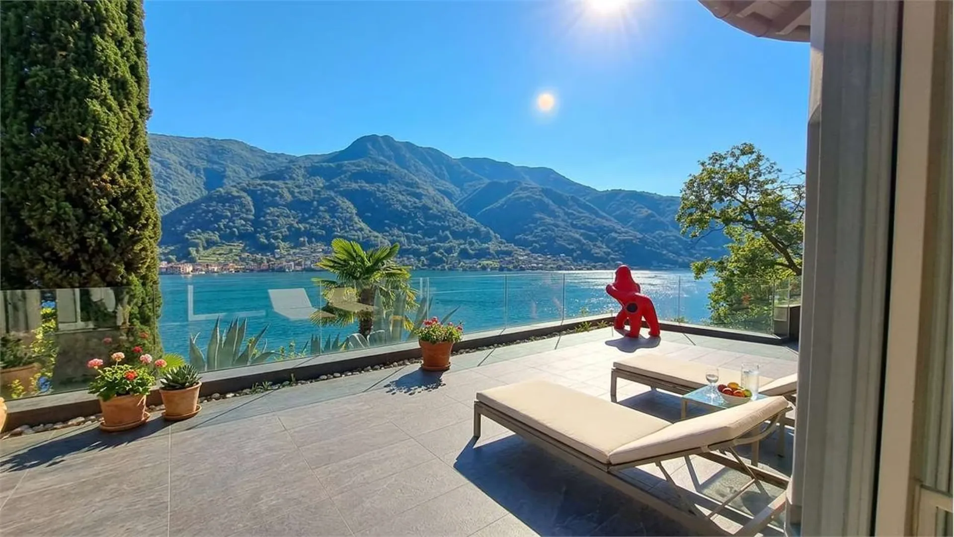 Moderne Villa mit Seeblick in Vico Morcote
