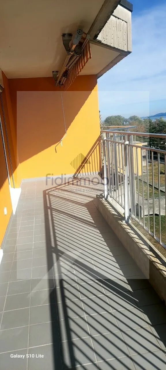 Bel appartement entièrement rénové, lumineux et agréable à vivre.