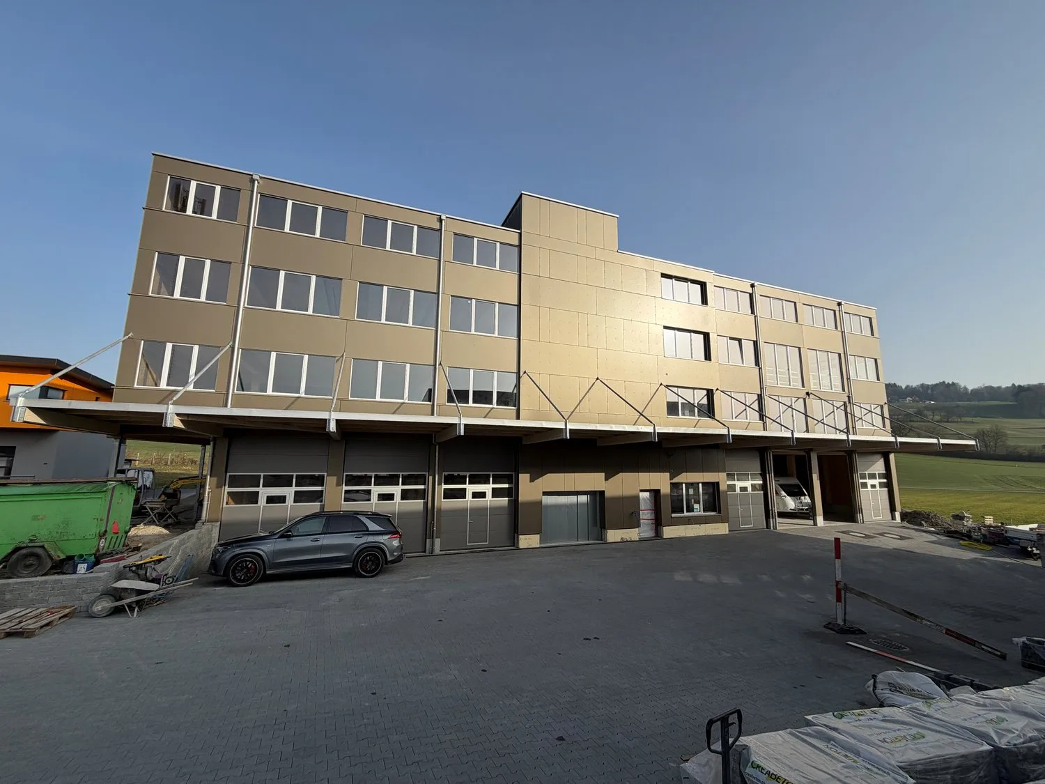 59 m2 di spazio commerciale moderno in un edificio nuovo Moospark 9, Rickenbach