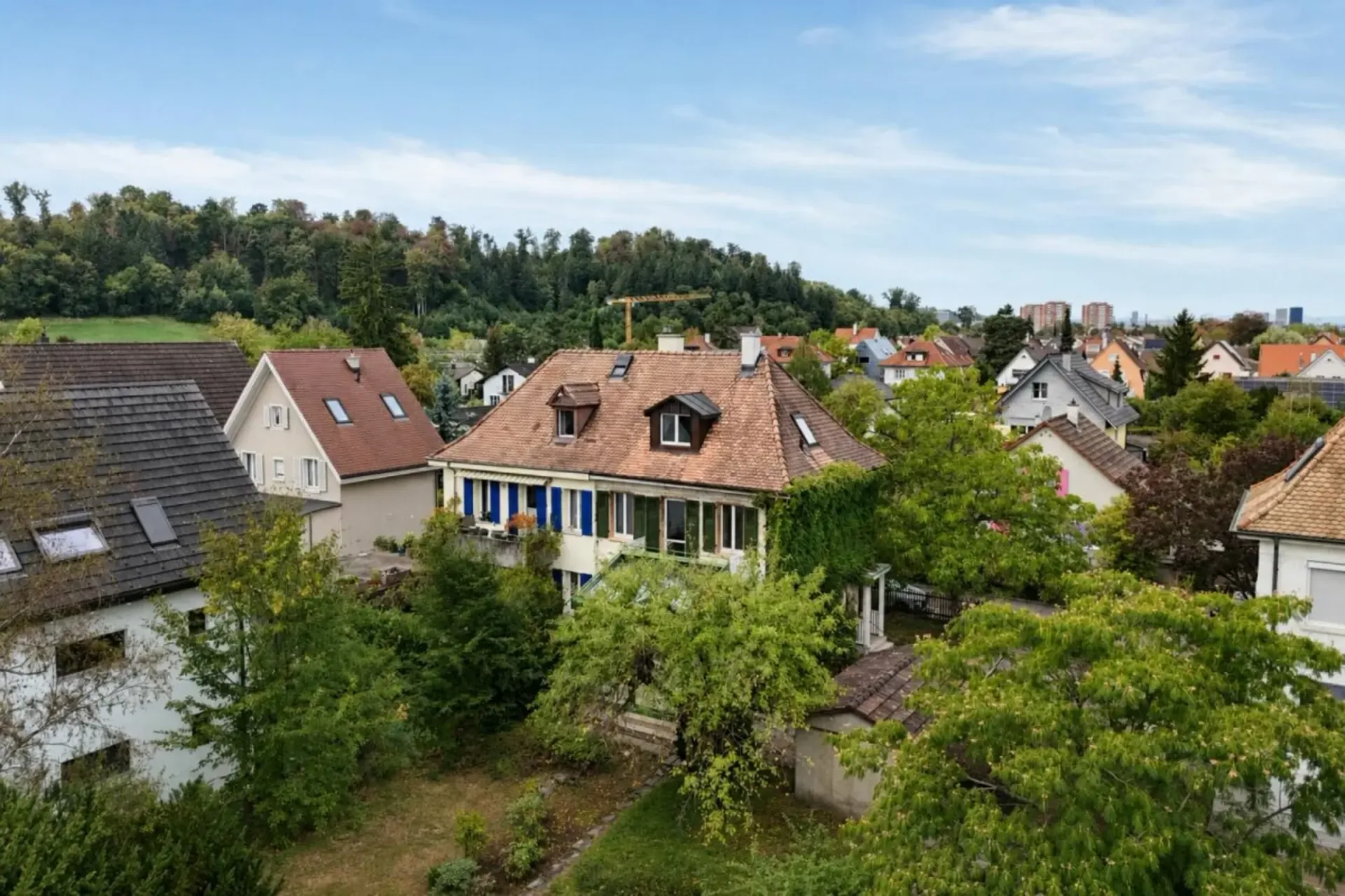 Charming single-family house with land reserve