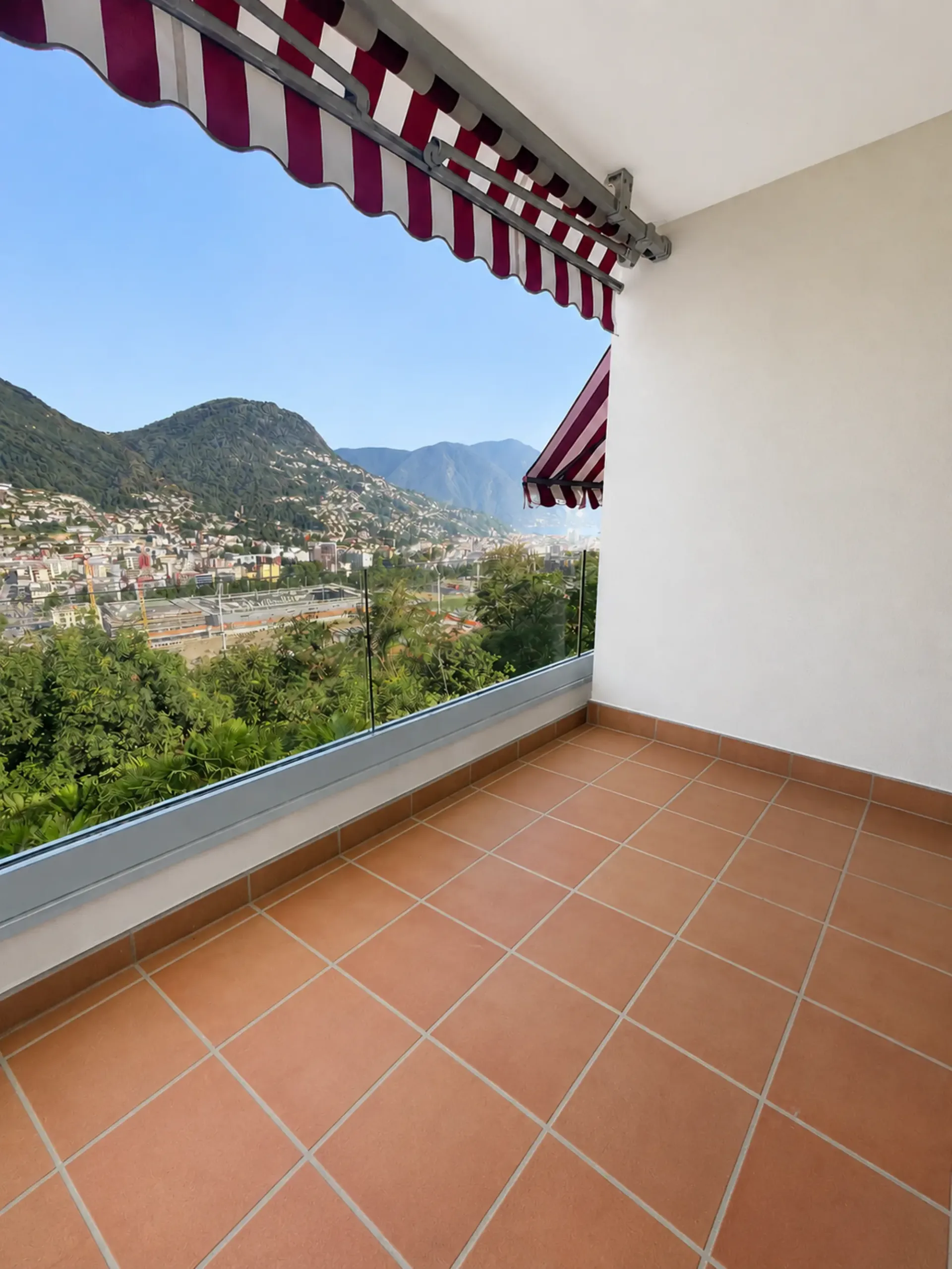 Elegantes 4.5-Zimmer-Wohnung mit Seeblick